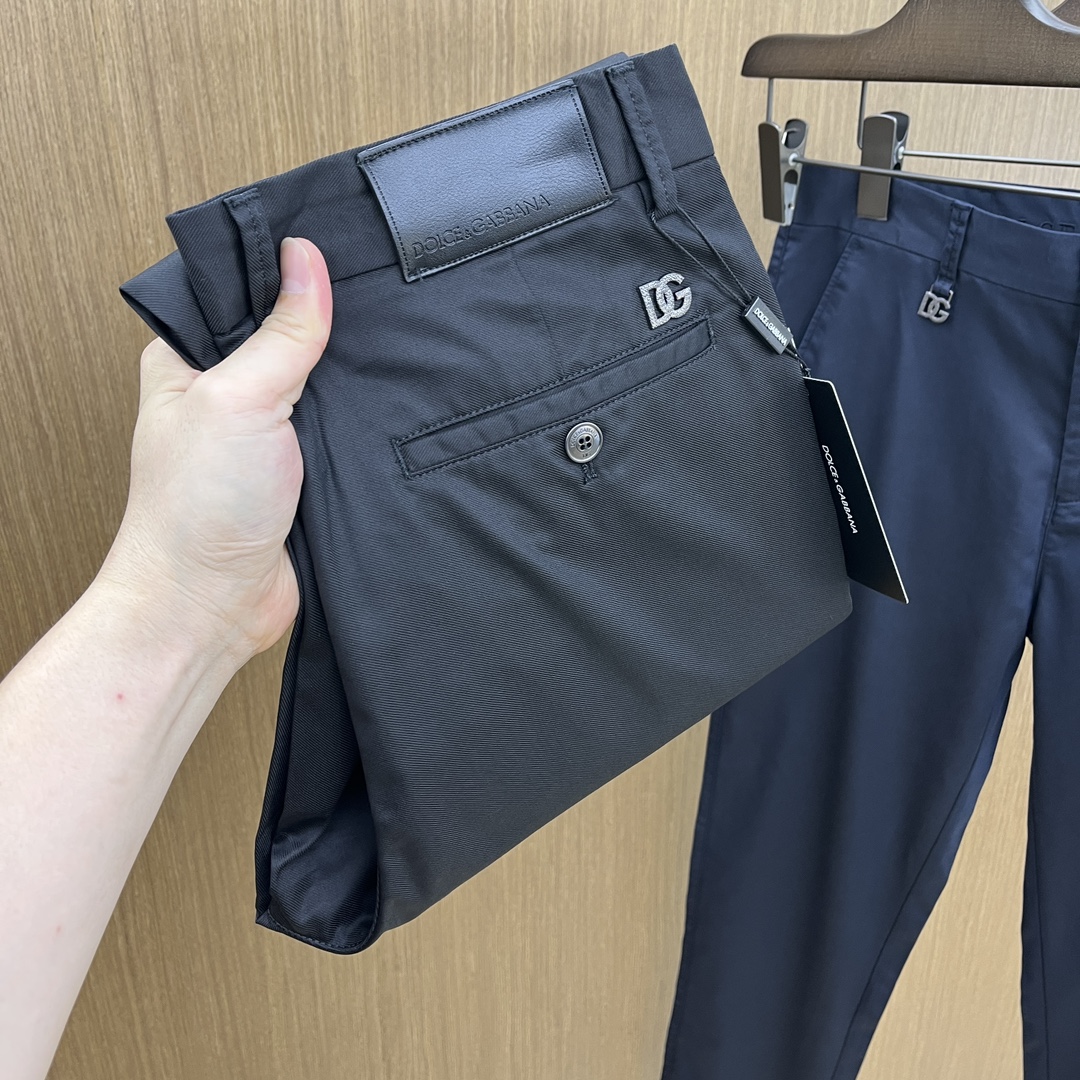 NO:513277,New product DG spring and summer new casual trousers, simultaneously released on the official website, trouser body craft design, imported customer-supplied auxiliary materials, fabric customization, and OEM products are free of inspection!  Every detail is the ultimate, the original hardware accessories are trendy and stylish, and they are a must-have item for trendy people!  Original single production of fh12!  Number of codes 29-38 None 35.37, alexander wang19860909新品 DG 春夏新品休闲裤西裤,官网同步发售,裤身工艺设计,进口客供辅料、面料定制,代工厂出品免检！每个细节做到极致,原版五金配件,潮范十足、上身有型帅气,潮人必备单品！ fh12原单出品！ 码数29-38无35.37,,alexander wang,Men's clothing