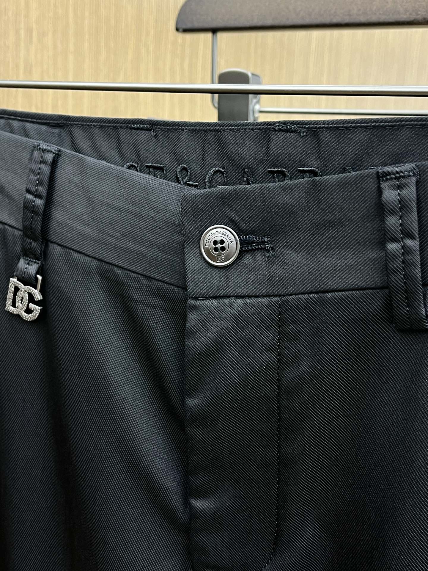 新品 DG 🔥春夏新品休闲裤西裤，官网同步发售，裤身工艺设计，进口客供辅料、面料定制，代工厂出品免检！每