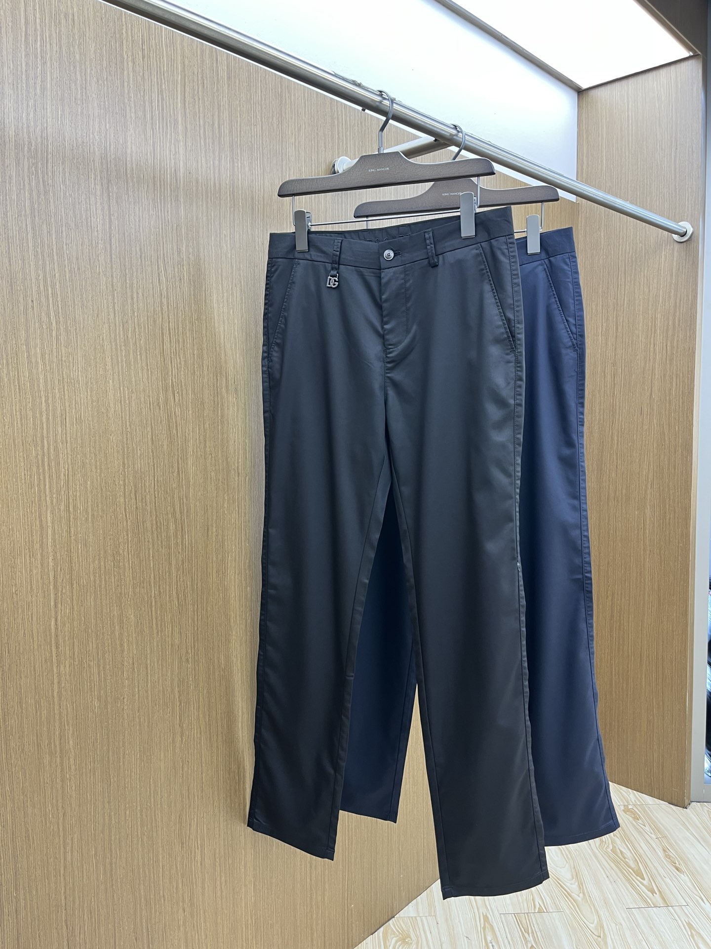 新品 DG 🔥春夏新品休闲裤西裤，官网同步发售，裤身工艺设计，进口客供辅料、面料定制，代工厂出品免检！每