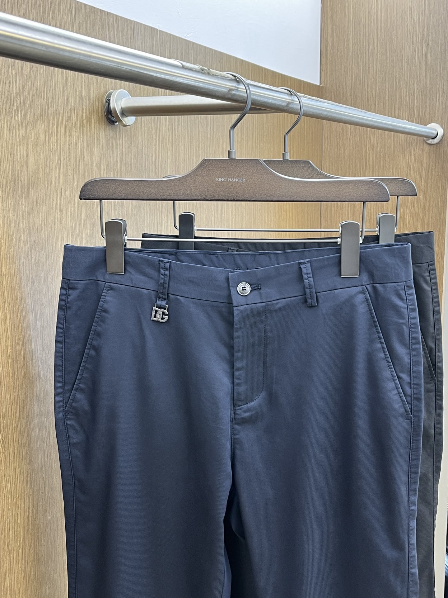 新品 DG 🔥春夏新品休闲裤西裤，官网同步发售，裤身工艺设计，进口客供辅料、面料定制，代工厂出品免检！每