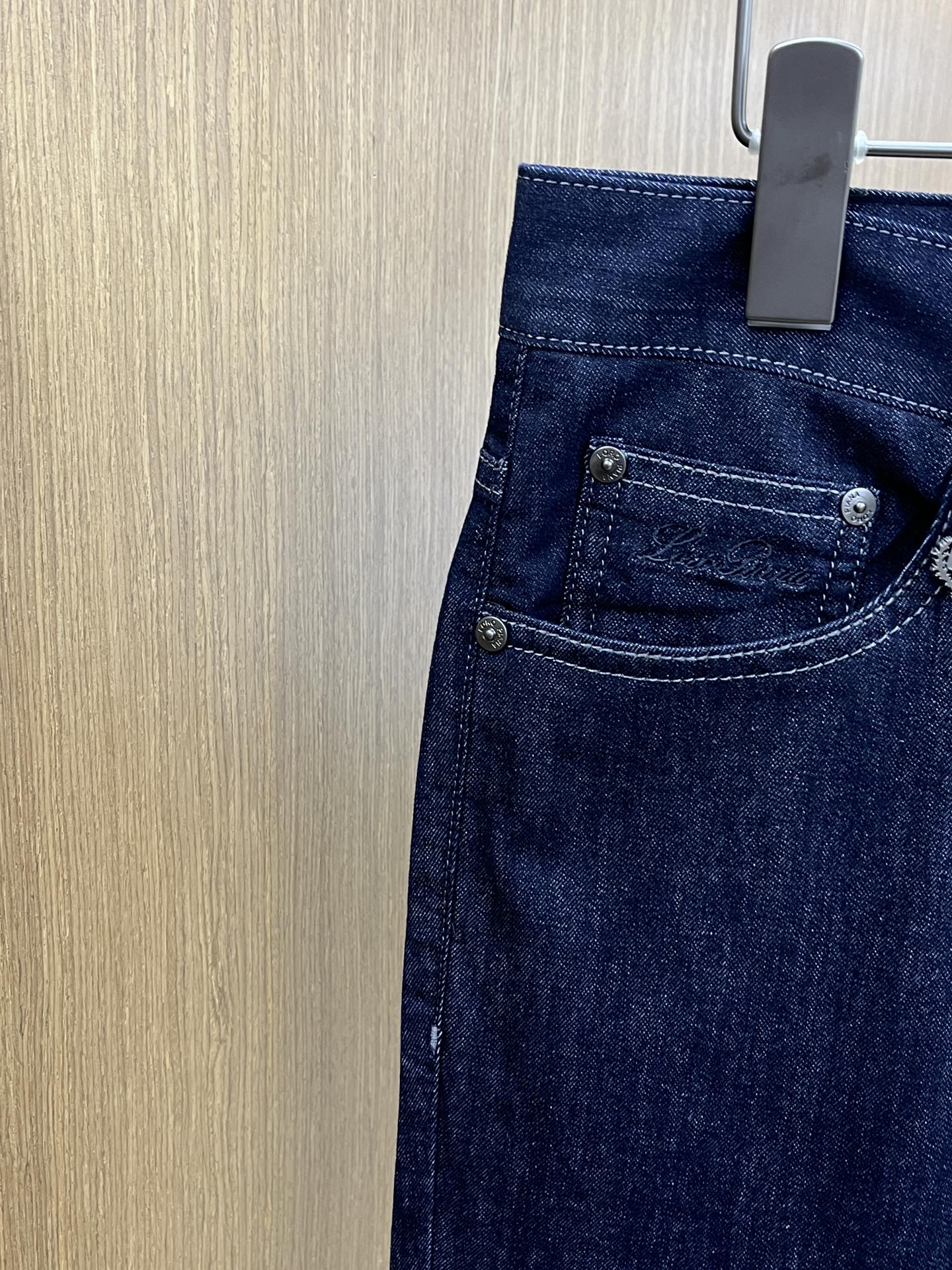 新品 lP🆕 🔥春夏新品休闲牛仔裤 官网同步发售，裤身工艺设计，进口客供辅料、东欧牛仔面料定制，代工厂出