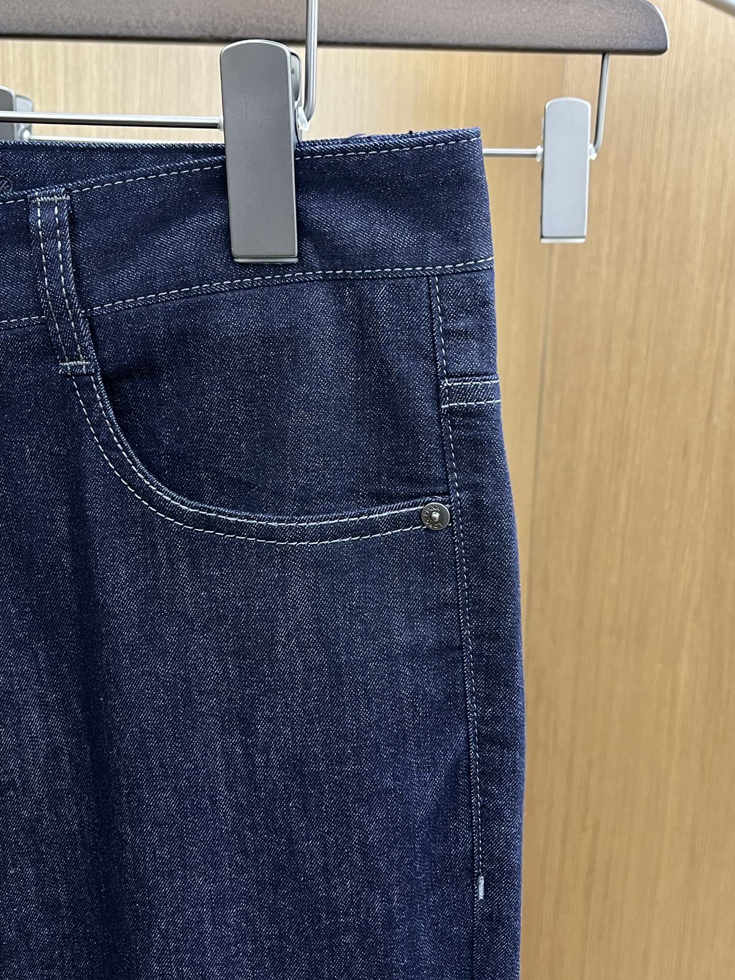 新品 lP🆕 🔥春夏新品休闲牛仔裤 官网同步发售，裤身工艺设计，进口客供辅料、东欧牛仔面料定制，代工厂出