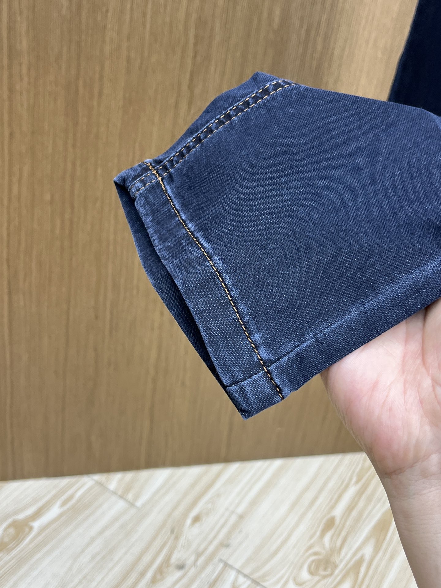 新品 AJ 🔥春夏新品休闲牛仔裤 官网同步发售，裤身工艺设计，进口客供辅料、东欧牛仔面料定制，代工厂出品