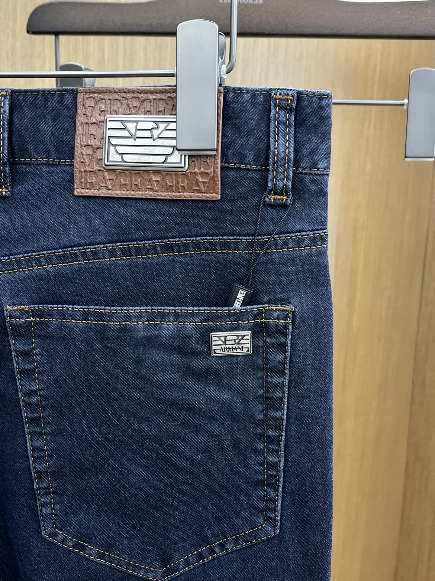 新品 AJ 🔥春夏新品休闲牛仔裤 官网同步发售，裤身工艺设计，进口客供辅料、东欧牛仔面料定制，代工厂出品