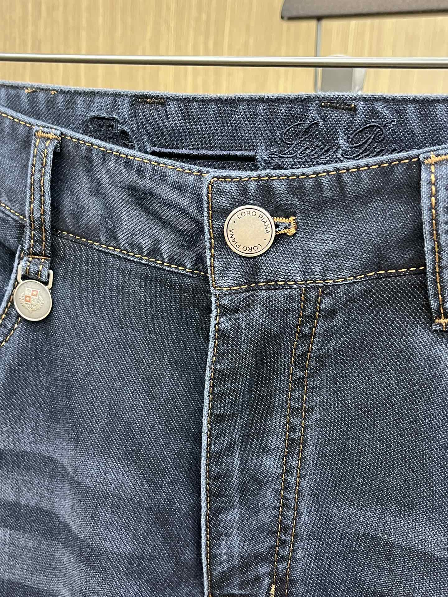 新品 lP🆕 🔥春夏新品休闲牛仔裤 官网同步发售，裤身工艺设计，进口客供辅料、东欧牛仔面料定制，代工厂出