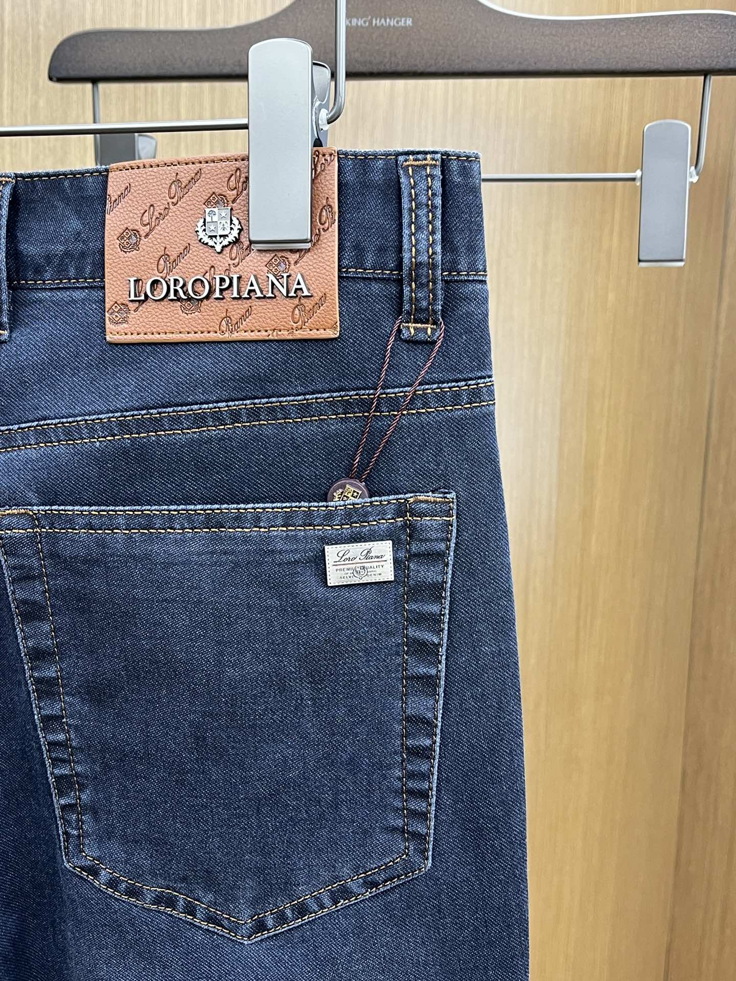 新品 lP🆕 🔥春夏新品休闲牛仔裤 官网同步发售，裤身工艺设计，进口客供辅料、东欧牛仔面料定制，代工厂出