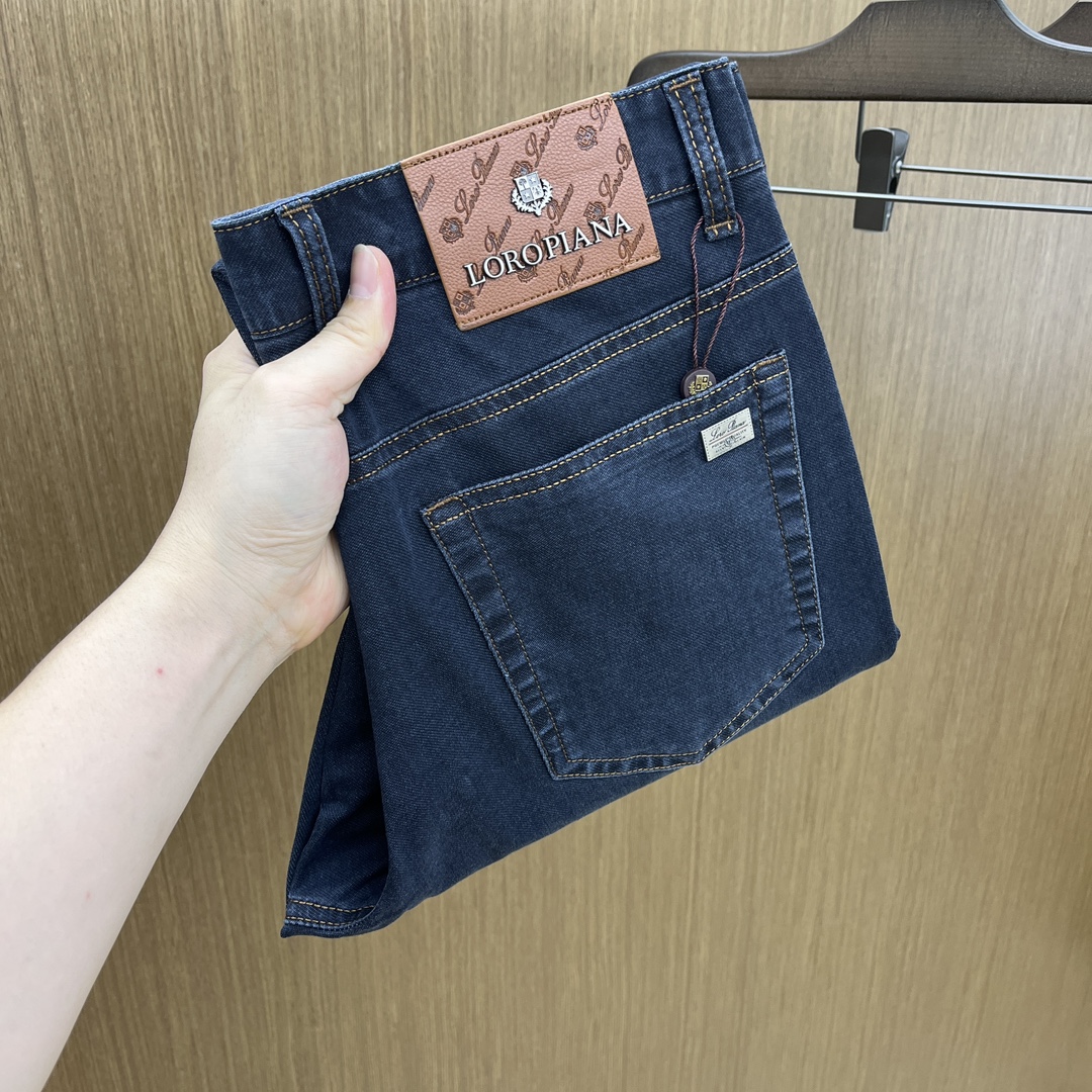 NO:513280,New products LP Spring and summer new casual jeans are available simultaneously on the official website, trouser body craft design, imported customer-supplied auxiliary materials, customized Eastern European denim fabrics, and OEM products are free of inspection!  Every detail is the ultimate, the original hardware accessories are trendy and stylish, and they are a must-have item for trendy people!  Original single production of fh12!  Number of codes 29-38 None 35.37, loro piana, jeans, alexander wang19860909新品 LP 春夏新品休闲牛仔裤 官网同步发售,裤身工艺设计,进口客供辅料、东欧牛仔面料定制,代工厂出品免检！每个细节做到极致,原版五金配件,潮范十足、上身有型帅气,潮人必备单品！ fh12原单出品！ 码数29-38无35.37,,loro piana,jeans,alexander wang,Men's clothing
