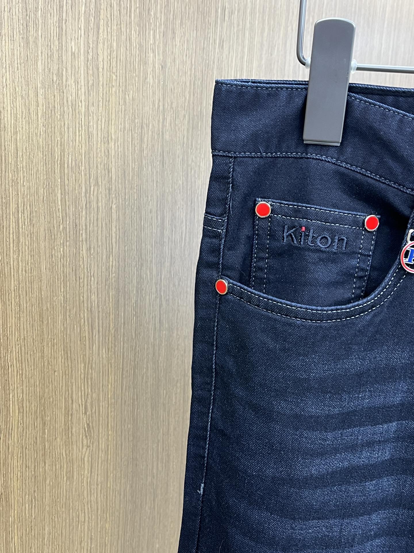新品 Kiton 🔥春夏新品休闲牛仔裤 官网同步发售，裤身工艺设计，进口客供辅料、东欧牛仔面料定制，代工