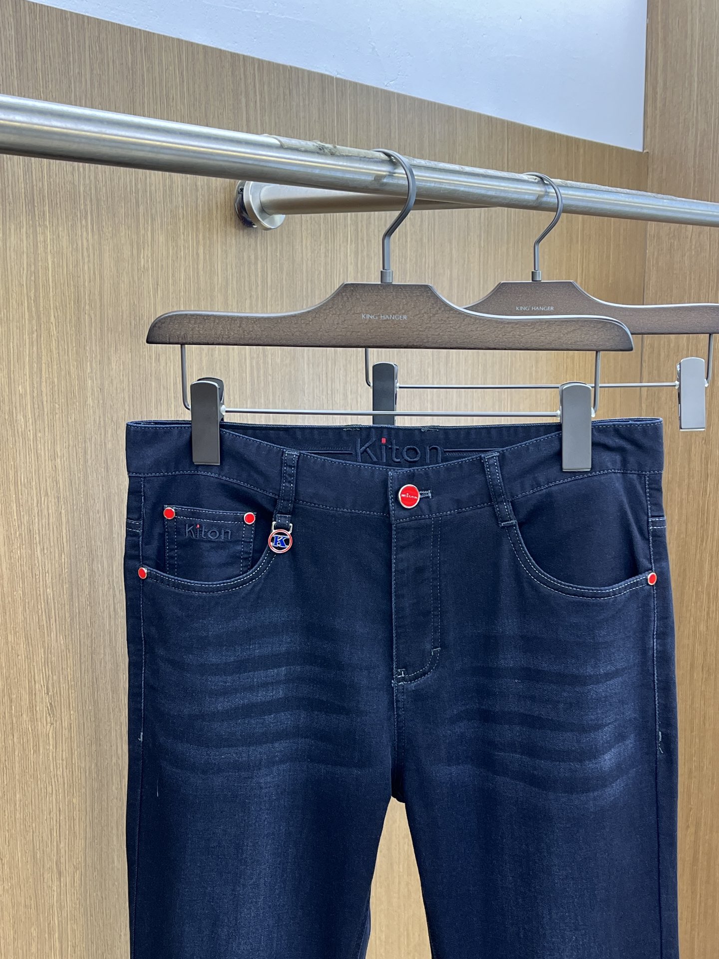 新品 Kiton 🔥春夏新品休闲牛仔裤 官网同步发售，裤身工艺设计，进口客供辅料、东欧牛仔面料定制，代工