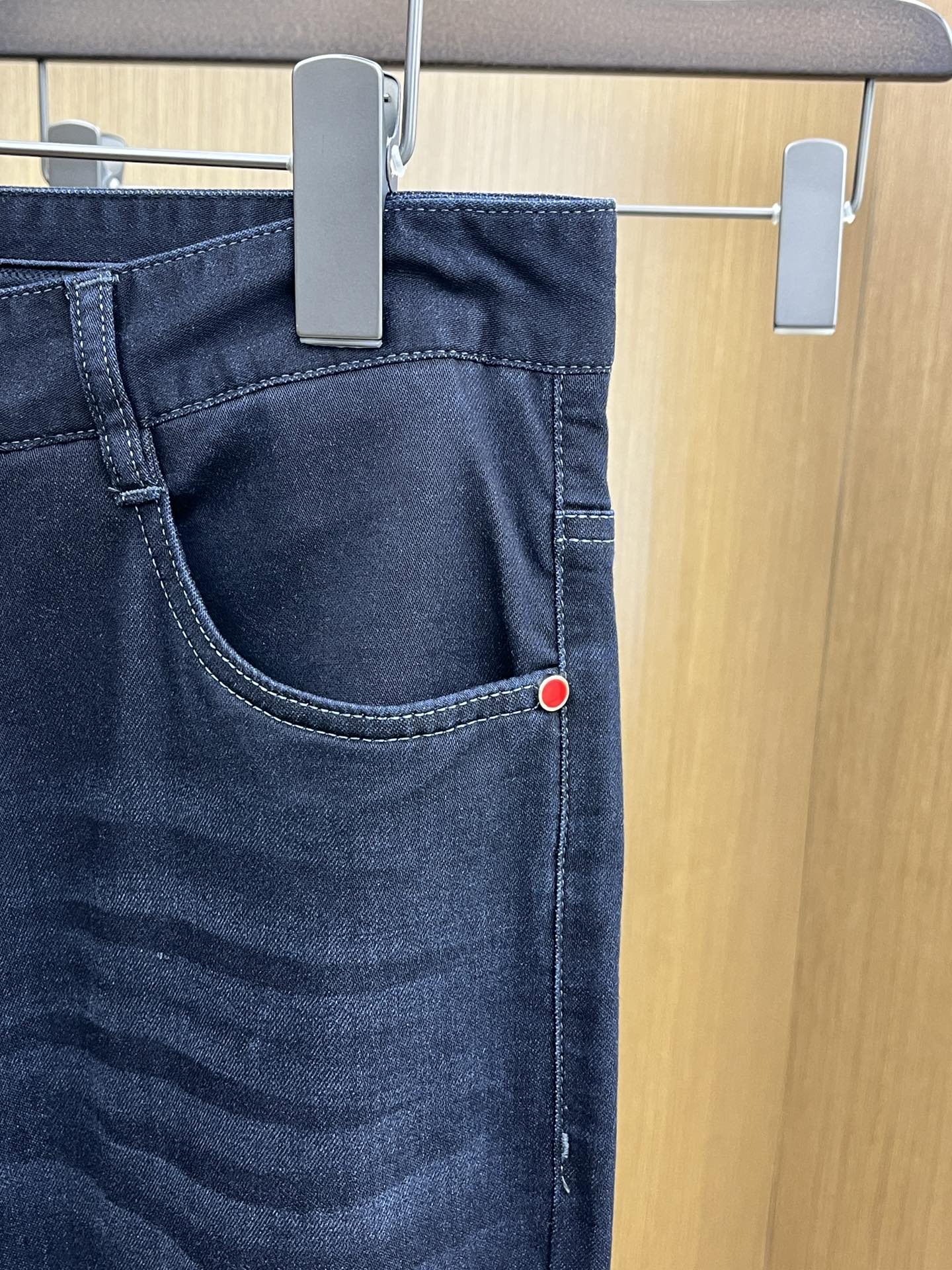 新品 Kiton 🔥春夏新品休闲牛仔裤 官网同步发售，裤身工艺设计，进口客供辅料、东欧牛仔面料定制，代工