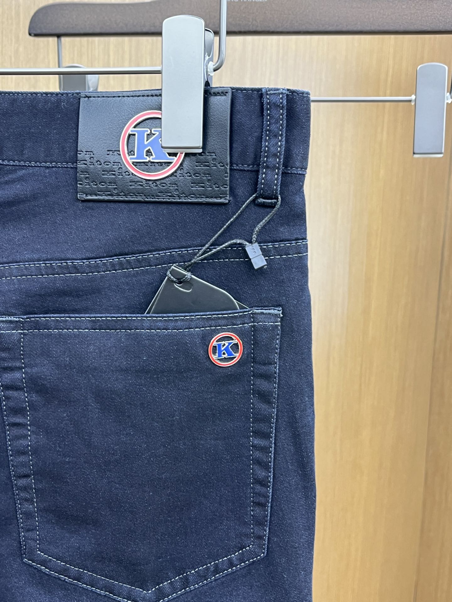 新品 Kiton 🔥春夏新品休闲牛仔裤 官网同步发售，裤身工艺设计，进口客供辅料、东欧牛仔面料定制，代工