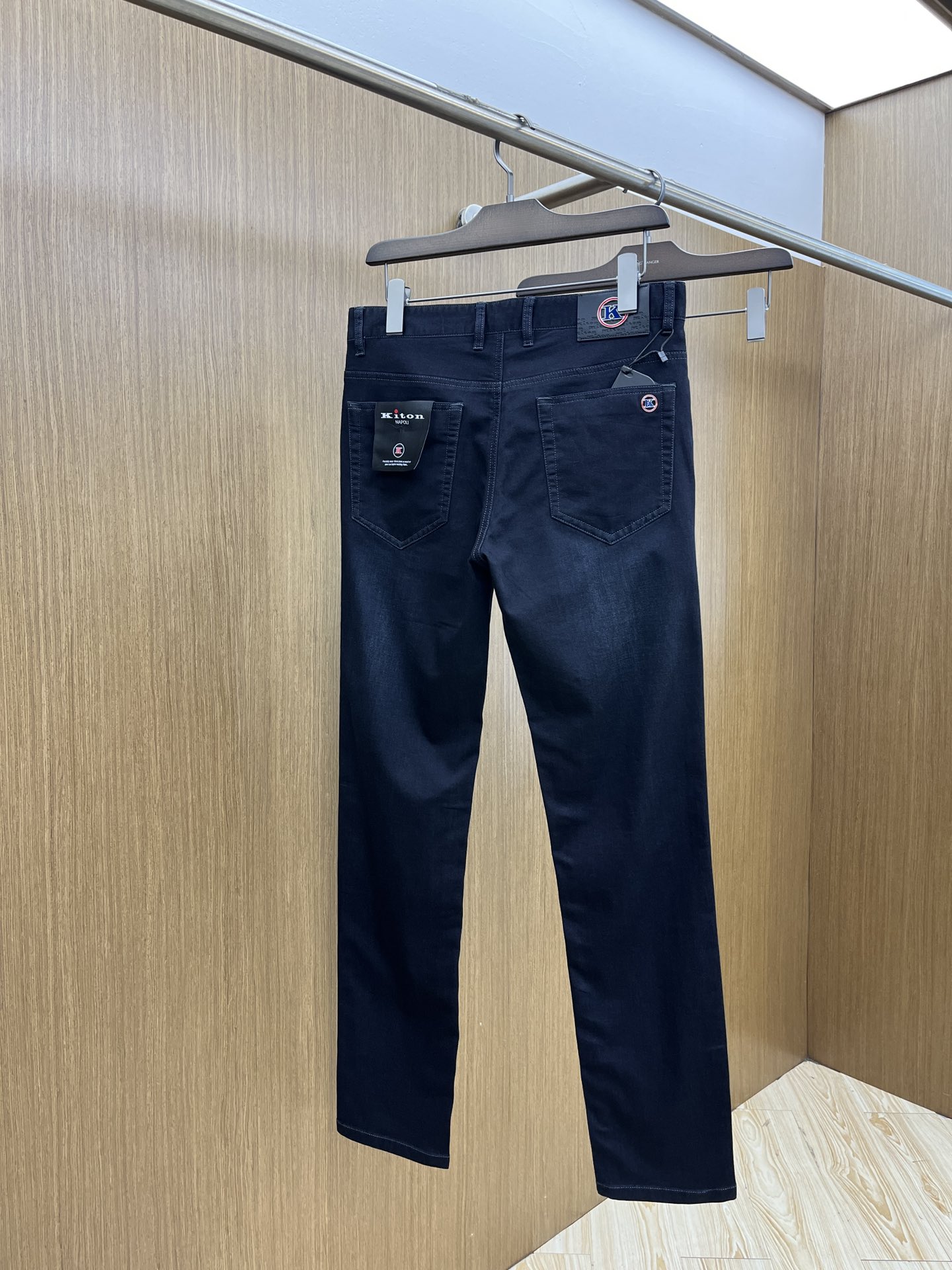 新品 Kiton 🔥春夏新品休闲牛仔裤 官网同步发售，裤身工艺设计，进口客供辅料、东欧牛仔面料定制，代工