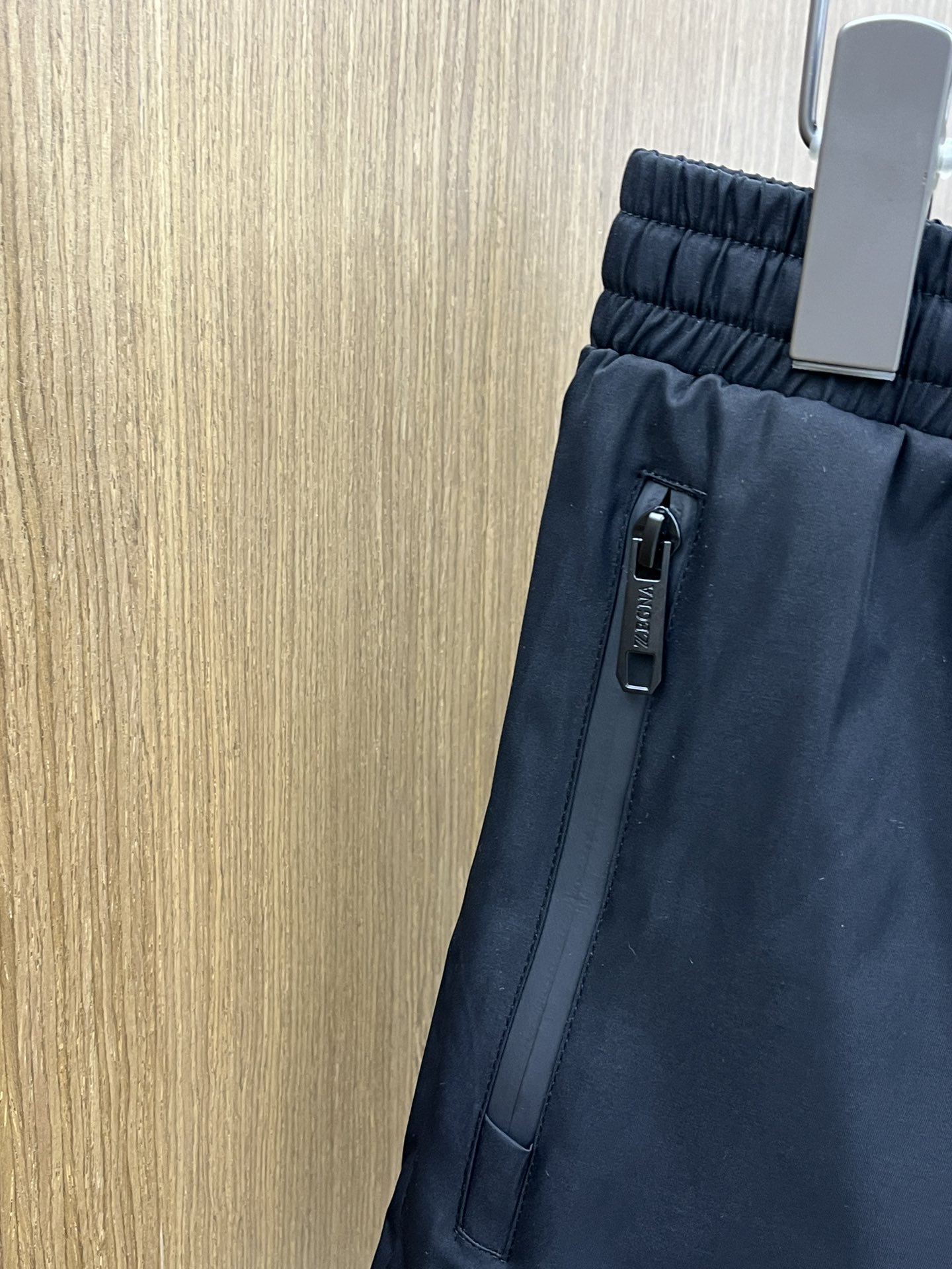 新品 ZZ 25SS新款杰尼亚休闲短裤，空气层科技面料，表层朱迪纹理，底面平纹面料，看着就特别的干净，显