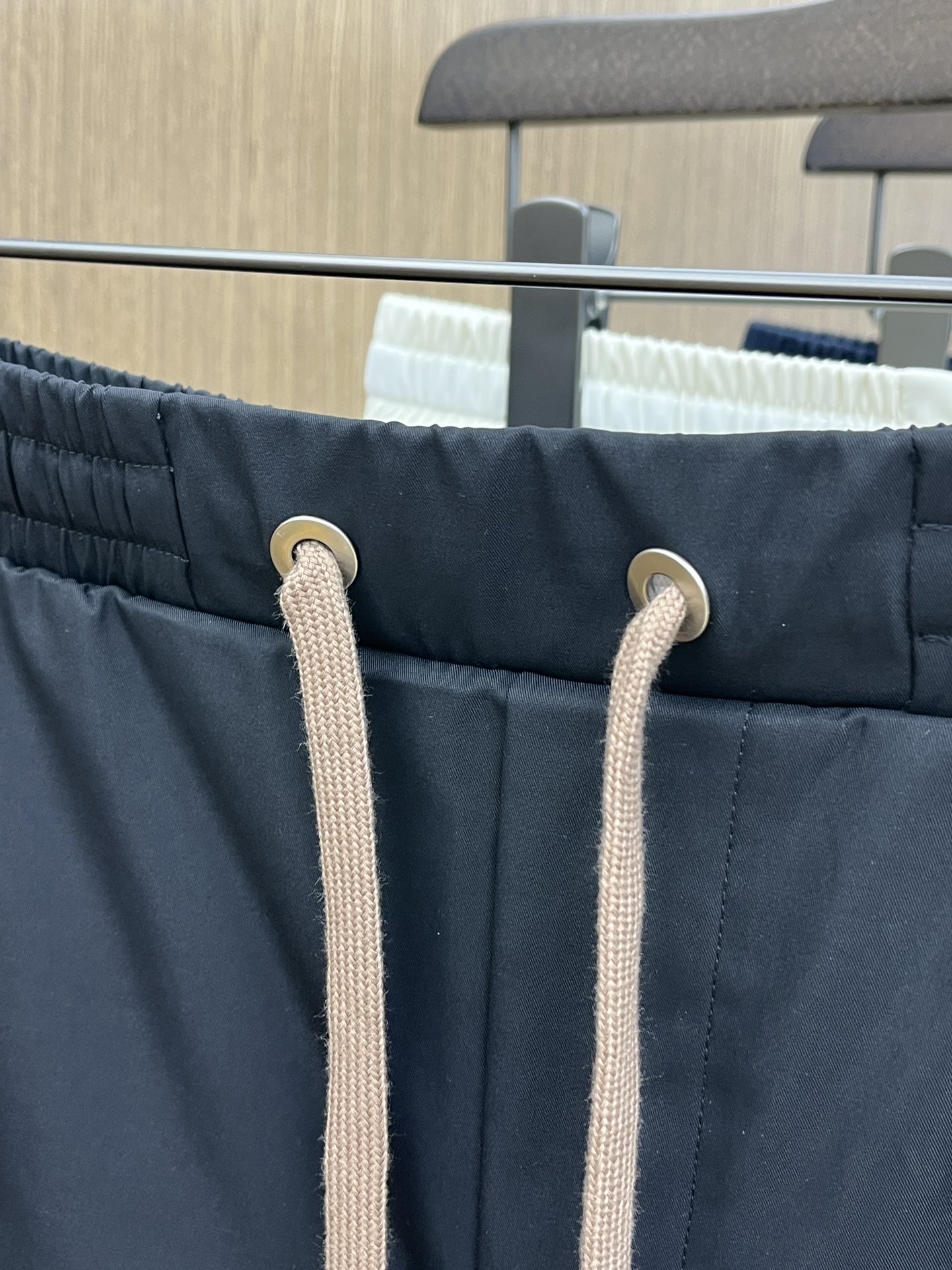 新品 ZZ 25SS新款杰尼亚休闲短裤，空气层科技面料，表层朱迪纹理，底面平纹面料，看着就特别的干净，显