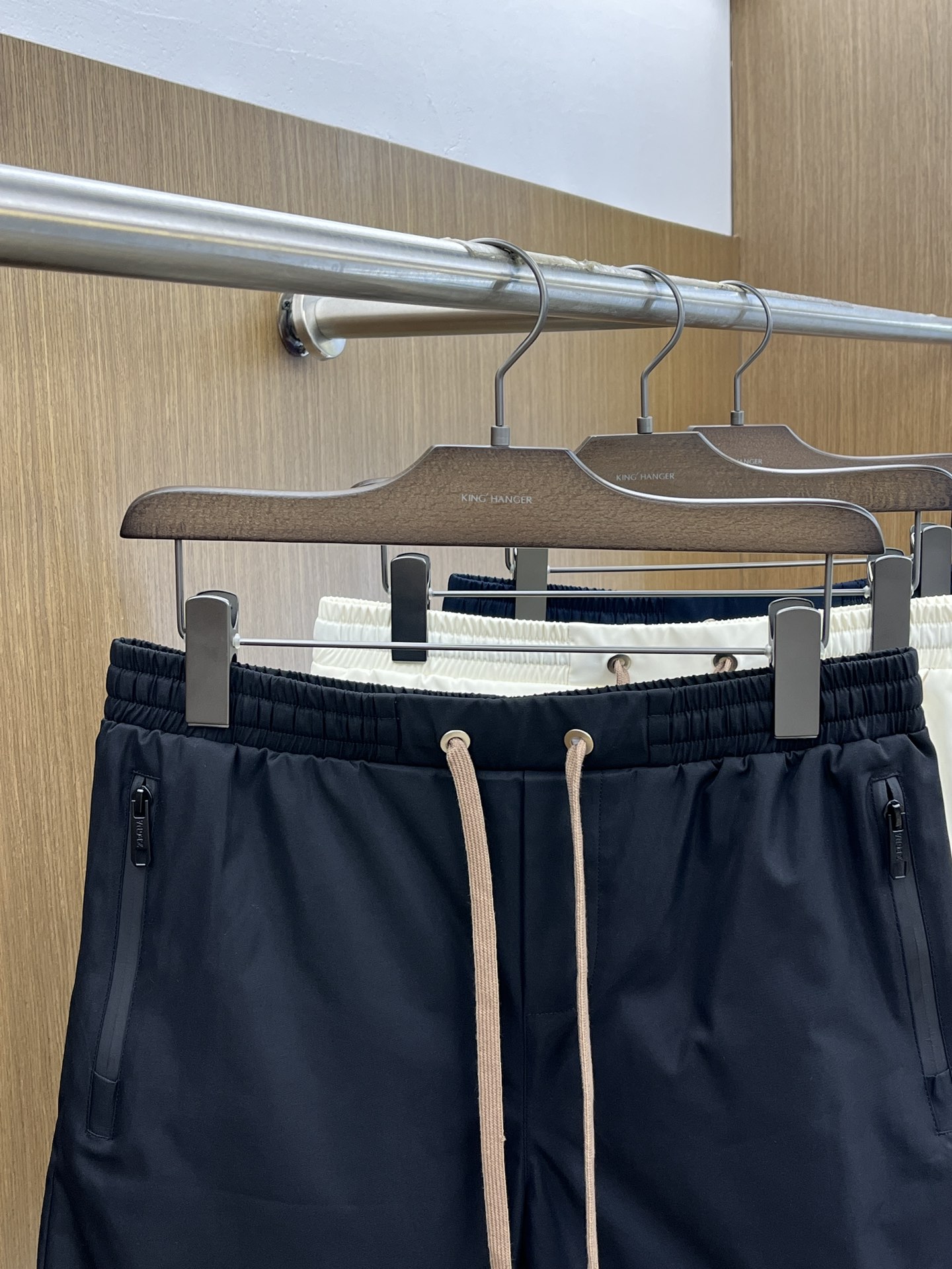 新品 ZZ 25SS新款杰尼亚休闲短裤，空气层科技面料，表层朱迪纹理，底面平纹面料，看着就特别的干净，显