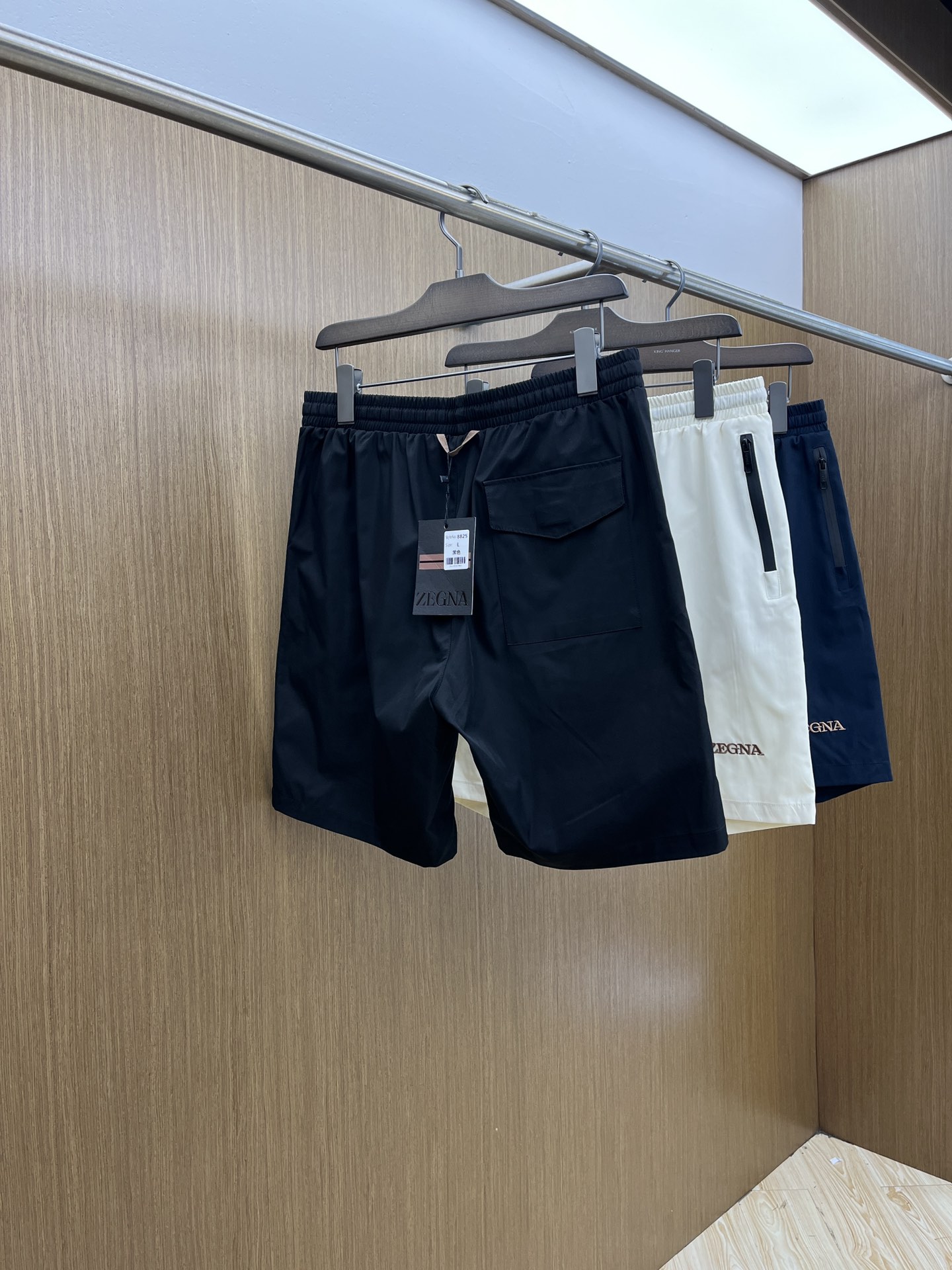 新品 ZZ 25SS新款杰尼亚休闲短裤，空气层科技面料，表层朱迪纹理，底面平纹面料，看着就特别的干净，显