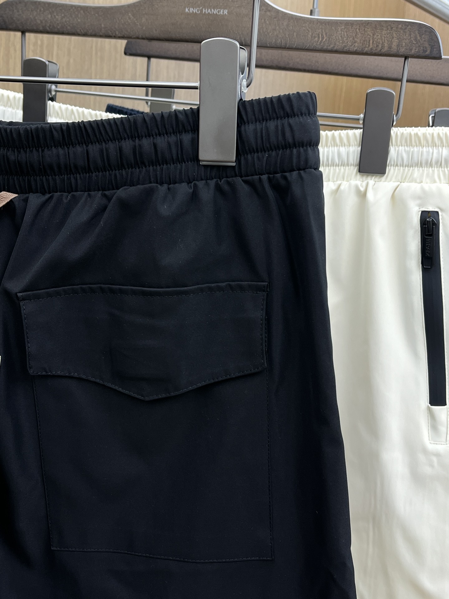 新品 ZZ 25SS新款杰尼亚休闲短裤，空气层科技面料，表层朱迪纹理，底面平纹面料，看着就特别的干净，显