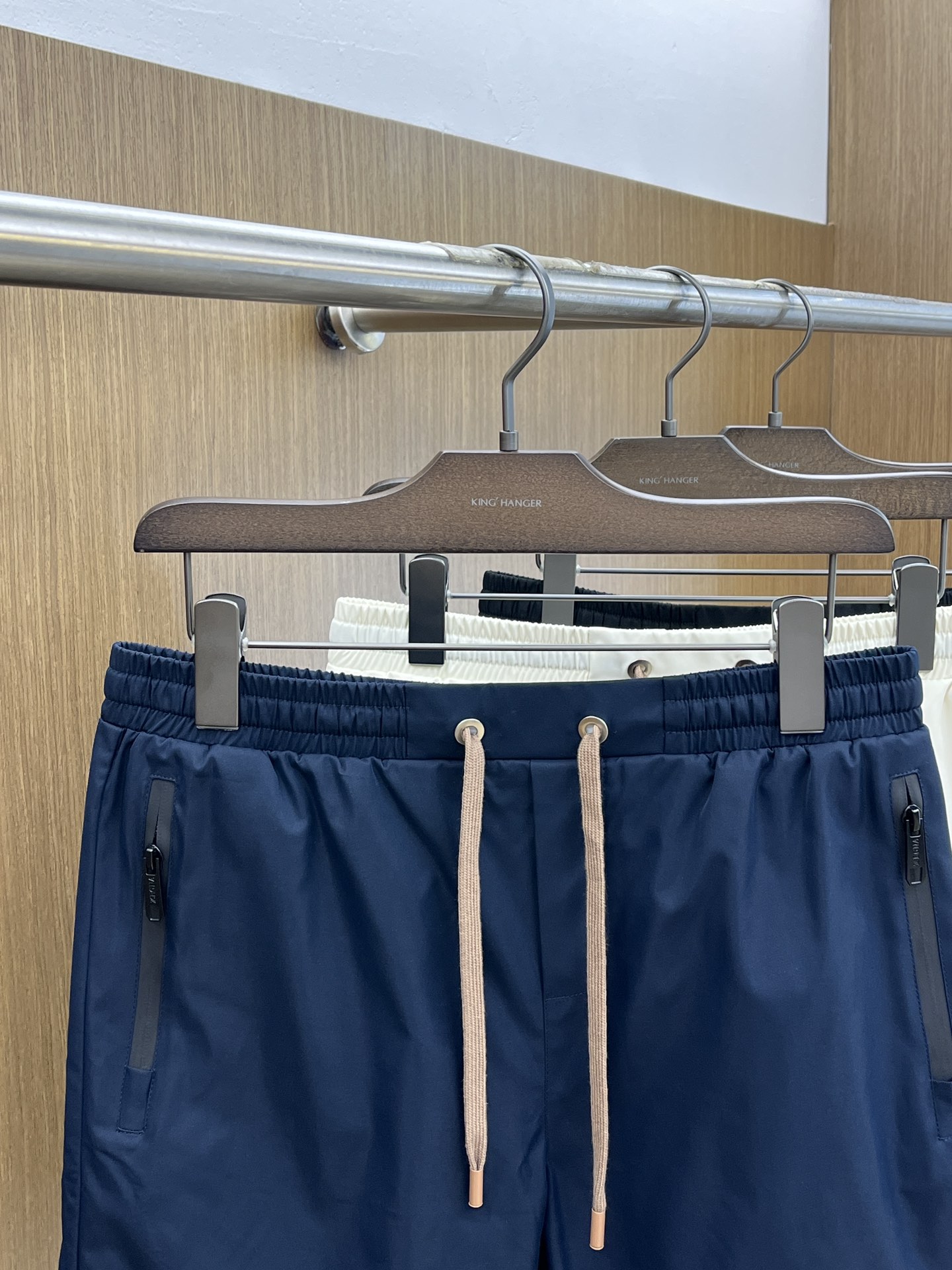 新品 ZZ 25SS新款杰尼亚休闲短裤，空气层科技面料，表层朱迪纹理，底面平纹面料，看着就特别的干净，显