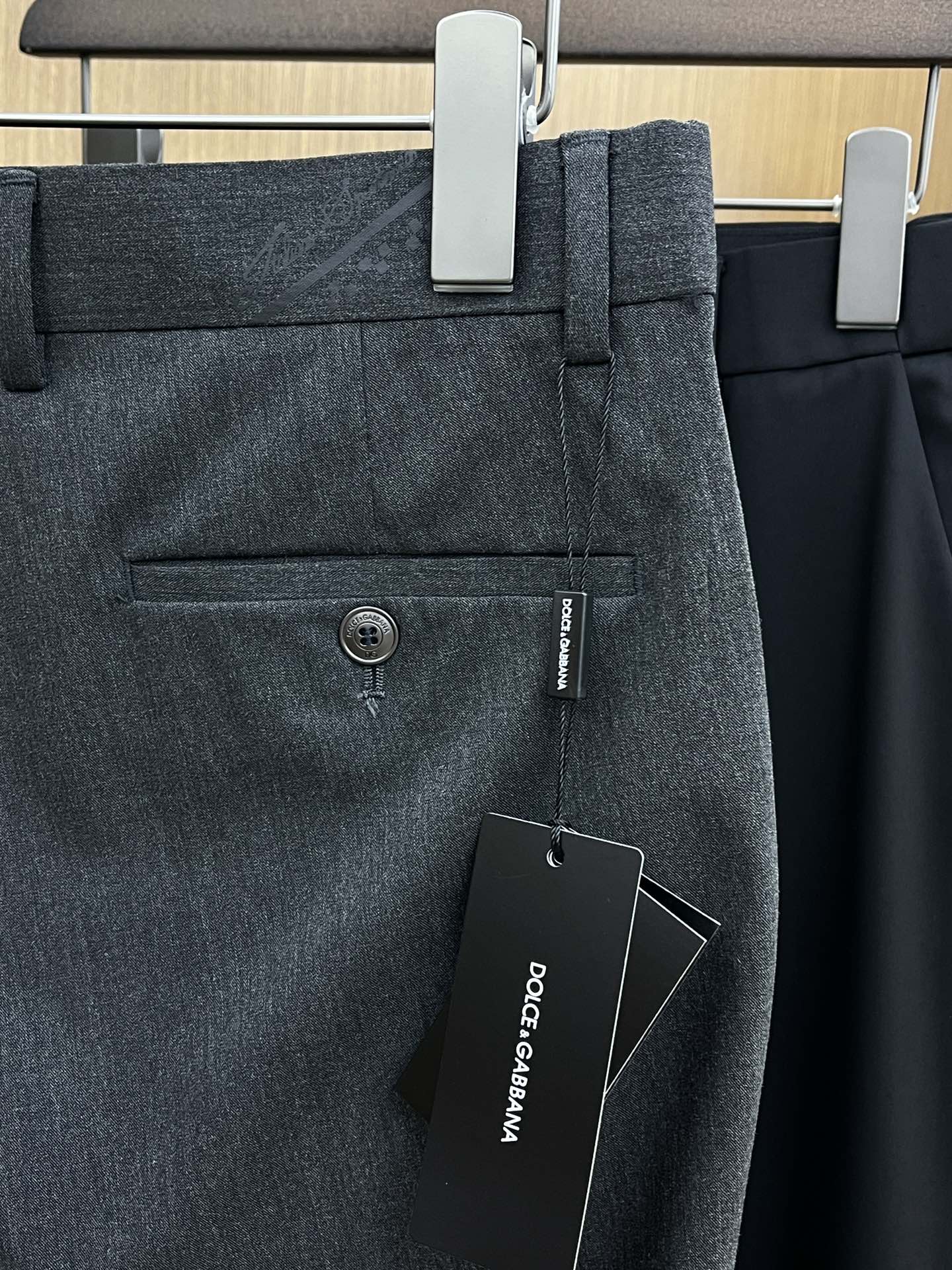 新品 DG 🔥春夏新品休闲裤西裤，官网同步发售，裤身工艺设计，进口客供辅料、面料定制，代工厂出品免检！每