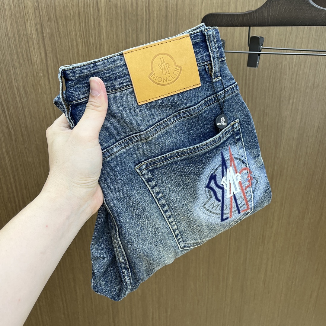 “High-End Custom Jeans: Spring 2025 Collection with Imported Fabrics and Quality Skins”