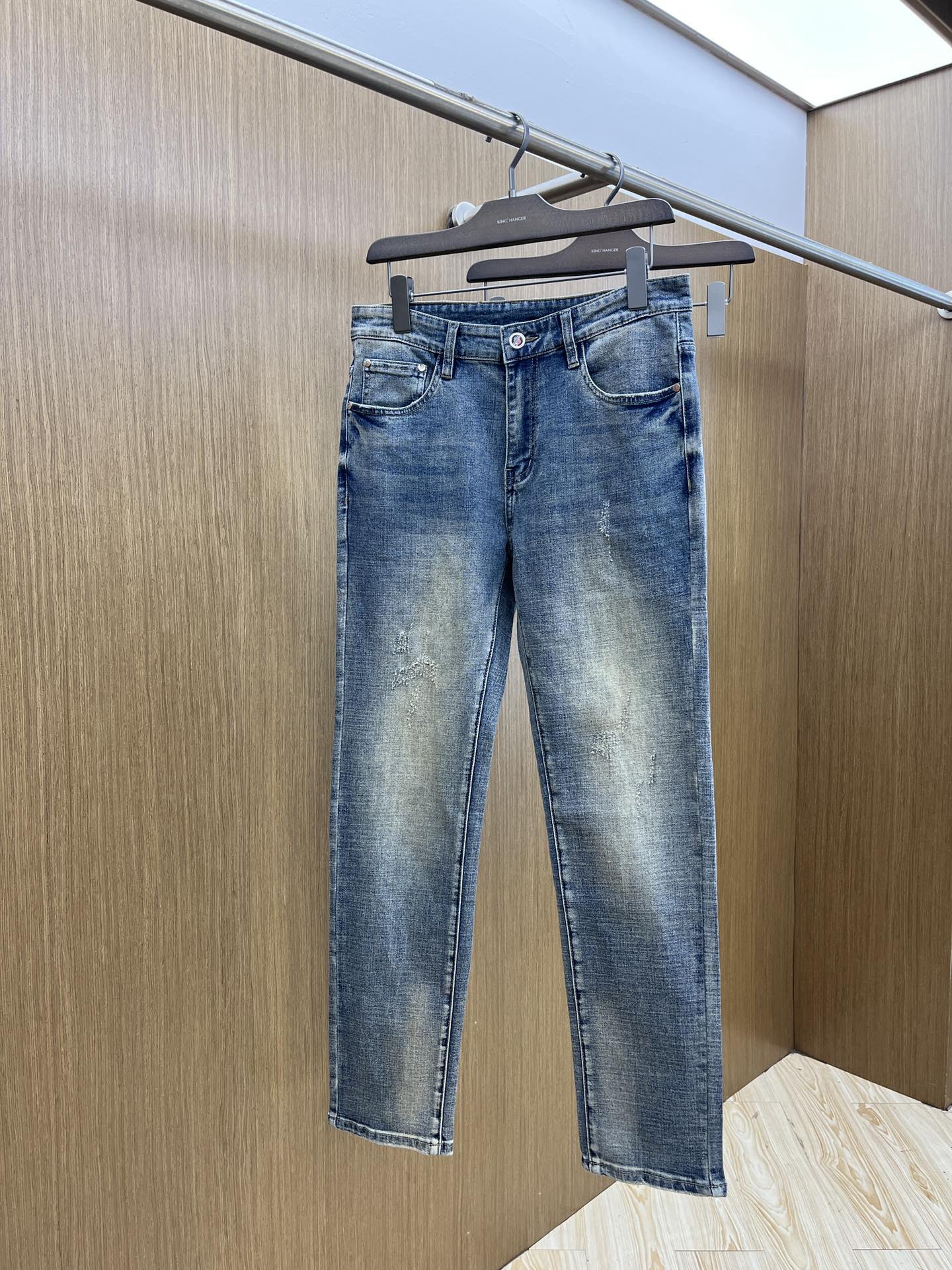 “High-End Custom Jeans: Spring 2025 Collection with Imported Fabrics and Quality Skins” - 图片 2