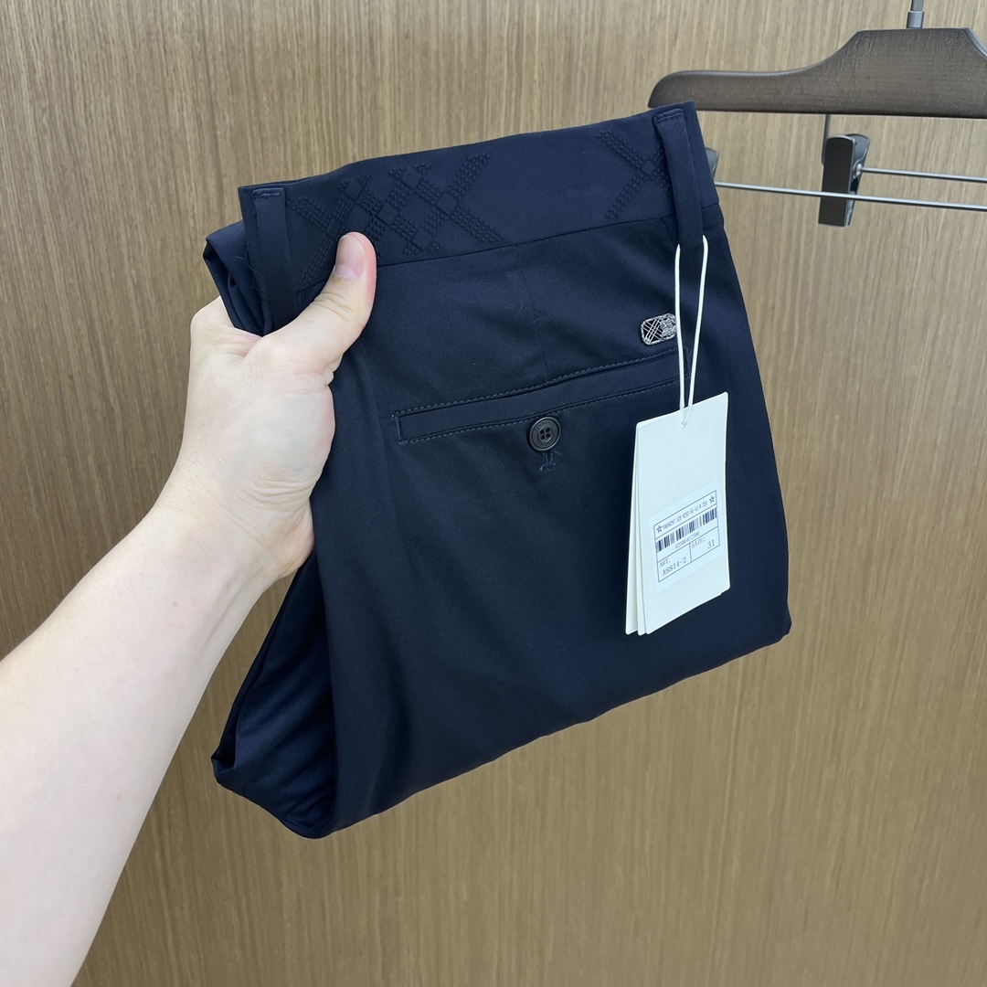 NO:513271,New product BBR Spring and summer new casual trousers, simultaneously released on the official website, trouser body craft design, imported customer-supplied auxiliary materials, fabric customization, and OEM products are free of inspection!  Every detail is the ultimate, the original hardware accessories are trendy and stylish, and they are a must-have item for trendy people!  Original single production of fh12!  Number of codes 29-38 None 35.37, alexander wang19860909新品 BBR 春夏新品休闲裤西裤,官网同步发售,裤身工艺设计,进口客供辅料、面料定制,代工厂出品免检！每个细节做到极致,原版五金配件,潮范十足、上身有型帅气,潮人必备单品！ fh12原单出品！ 码数29-38无35.37,,alexander wang,Men's clothing