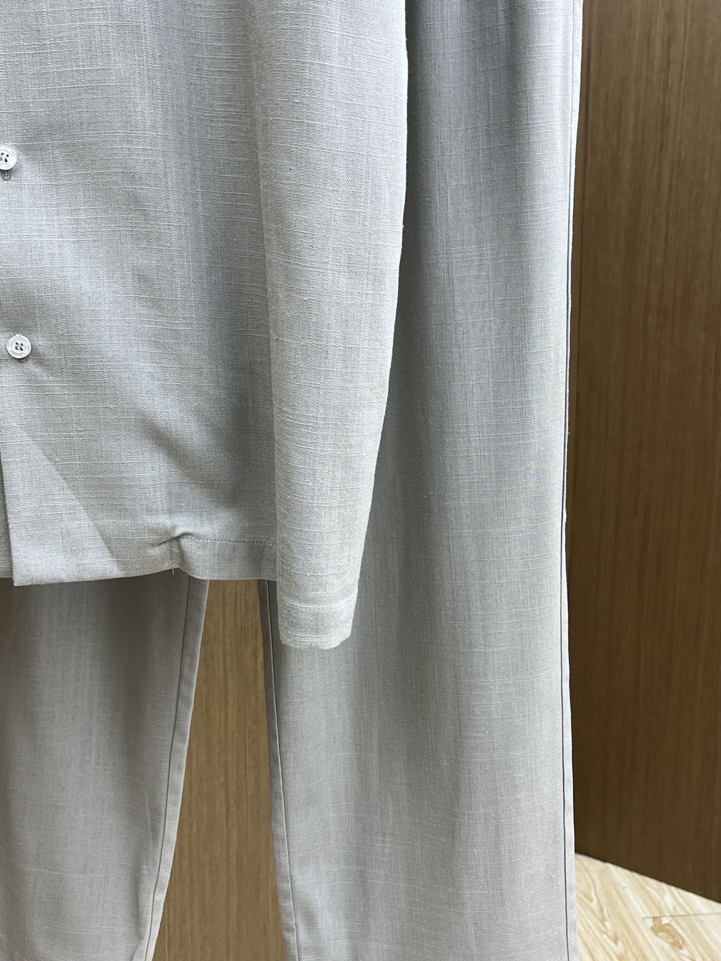 /套 lp。🔥ss春夏新品套装Polo短袖+卫裤进口棉麻面料，内里包边走线均匀细致，密而不乱彰显大厂做派