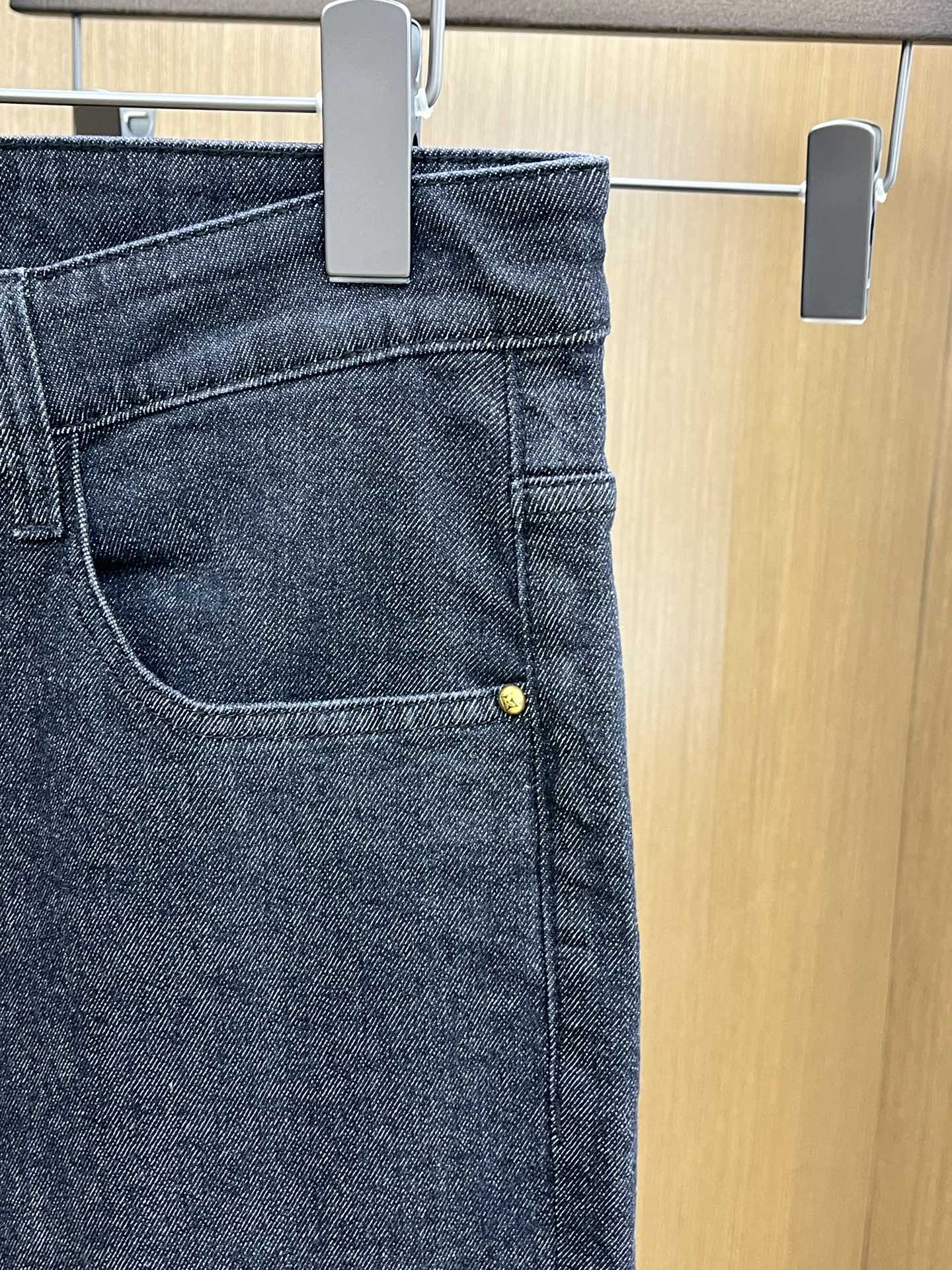 调价 新款 LV 🔥🔥高端定制、2025早春最新款牛仔裤 柜台同步发售 原版定制复刻 客供五金辅料 原单