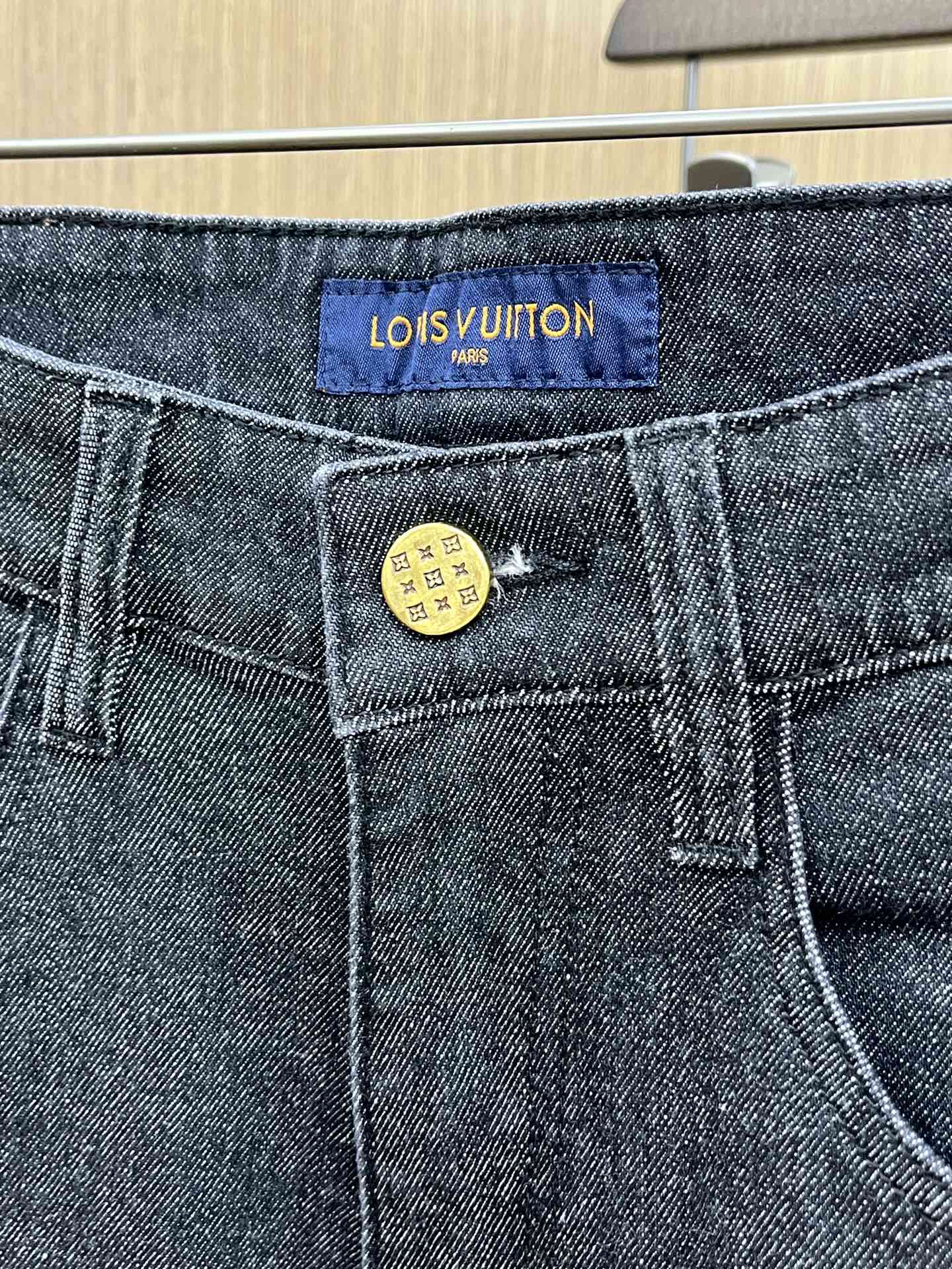 调价 新款 LV 🔥🔥高端定制、2025早春最新款牛仔裤 柜台同步发售 原版定制复刻 客供五金辅料 原单