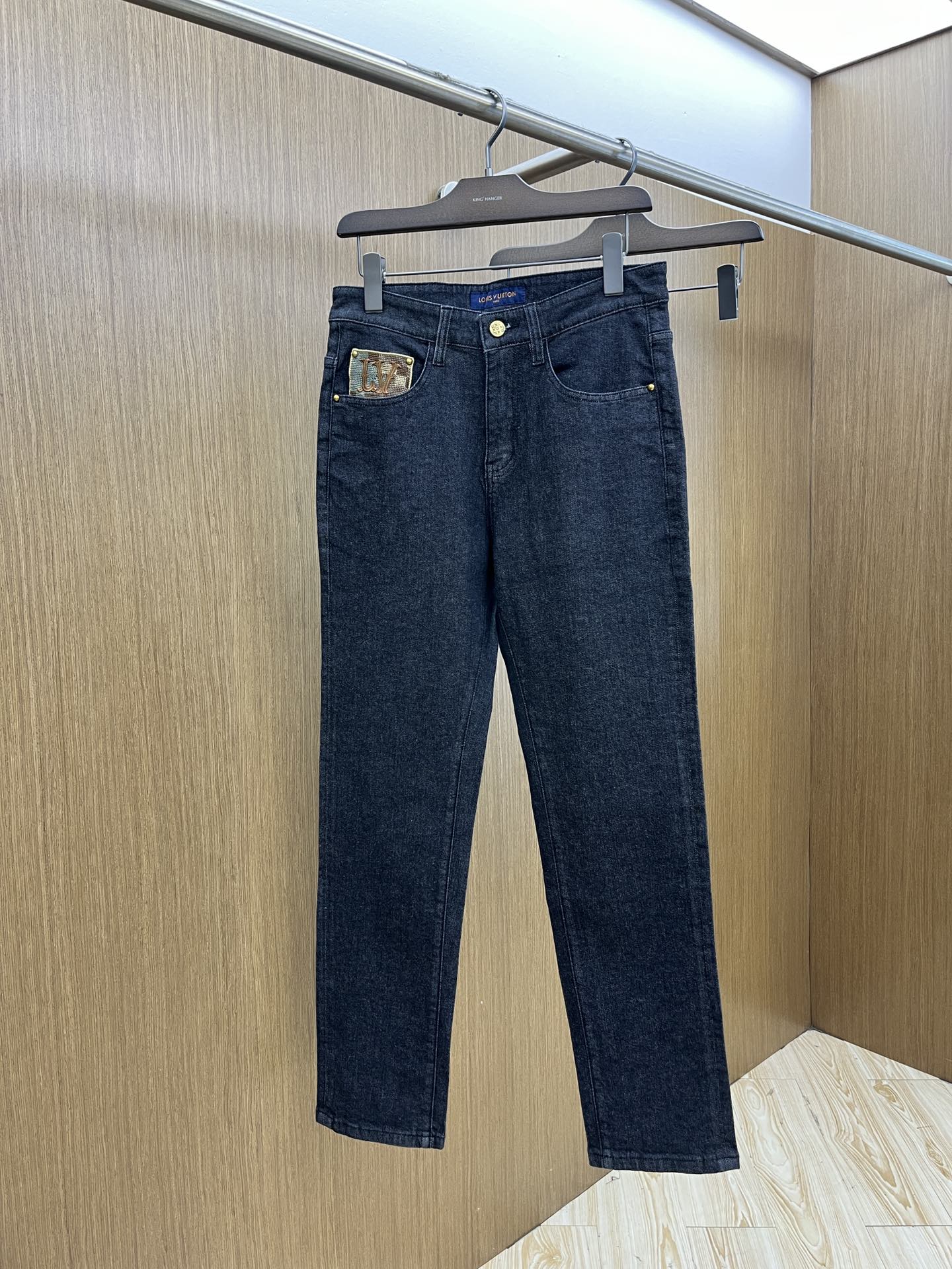 调价 新款 LV 🔥🔥高端定制、2025早春最新款牛仔裤 柜台同步发售 原版定制复刻 客供五金辅料 原单