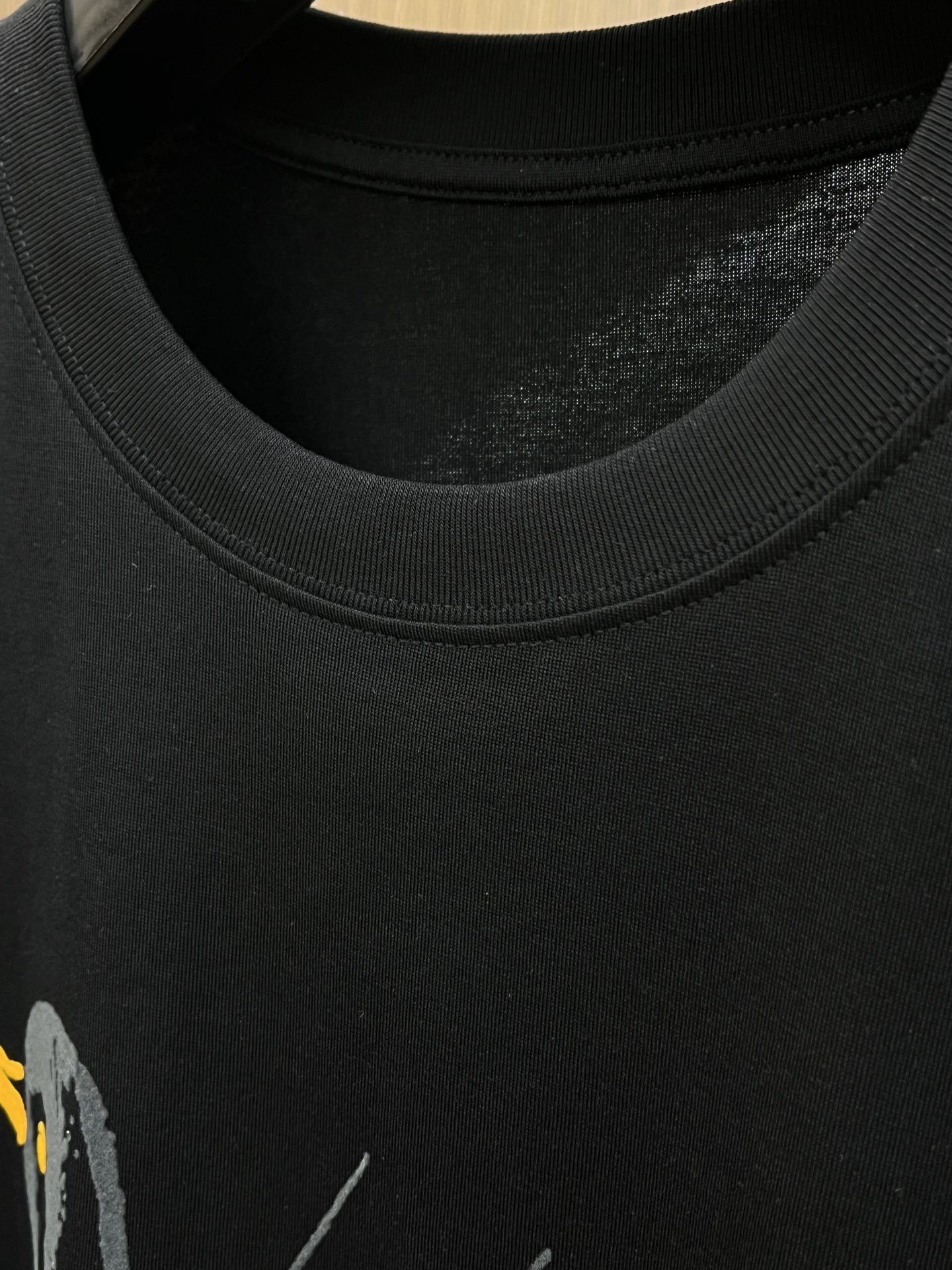 新品 Mon 🔥SS官网新款标识细节棉质T恤衫。订织全棉面料质感好，面料舒适亲肤 超级舒适 a60值得推