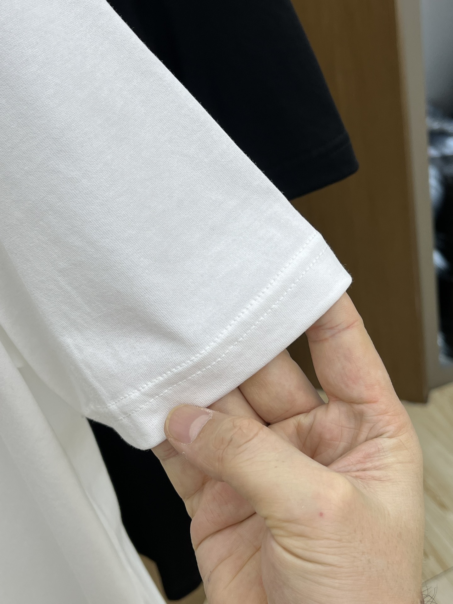 新品 Mon 🔥SS官网新款标识细节棉质T恤衫。订织全棉面料质感好，面料舒适亲肤 超级舒适 a60值得推