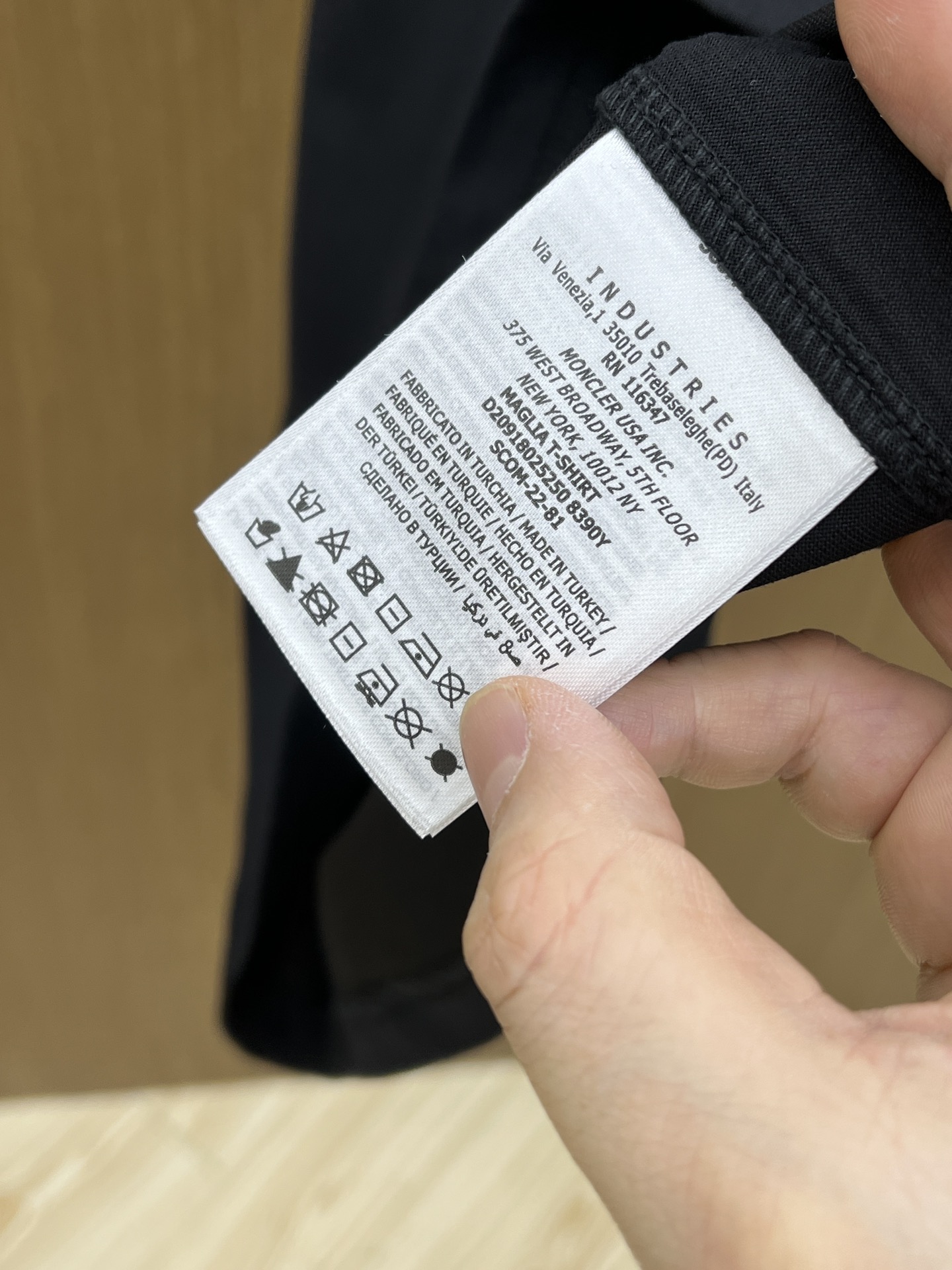 新品 Mon 🔥SS官网新款标识细节棉质T恤衫。订织全棉面料质感好，面料舒适亲肤 超级舒适 a60值得推