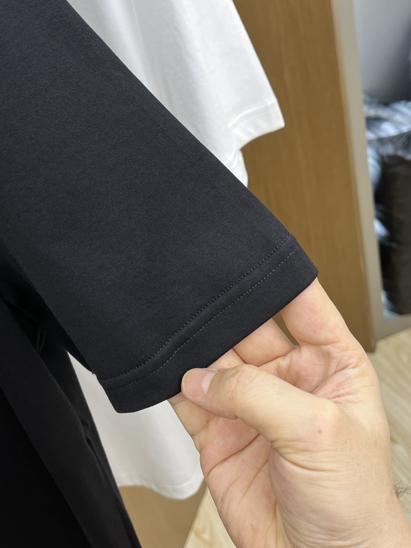 新品 CD 🔥SS官网新款标识细节棉质T恤衫。订织全棉面料质感好，面料舒适亲肤 超级舒适 a60值得推荐