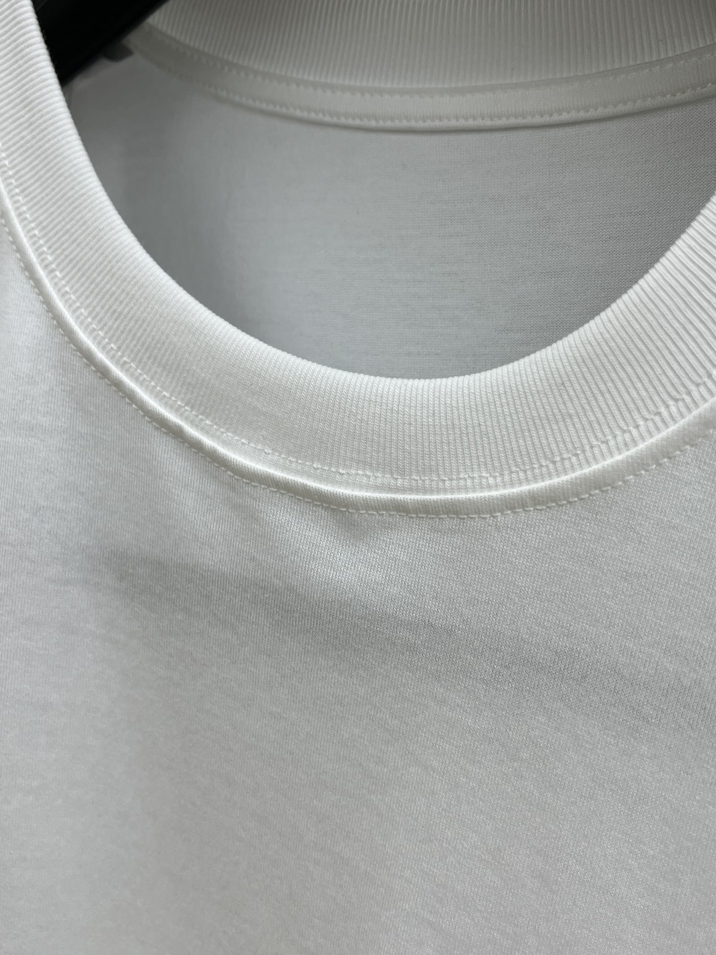 新品 CD 🔥SS官网新款标识细节棉质T恤衫。订织全棉面料质感好，面料舒适亲肤 超级舒适 a60值得推荐