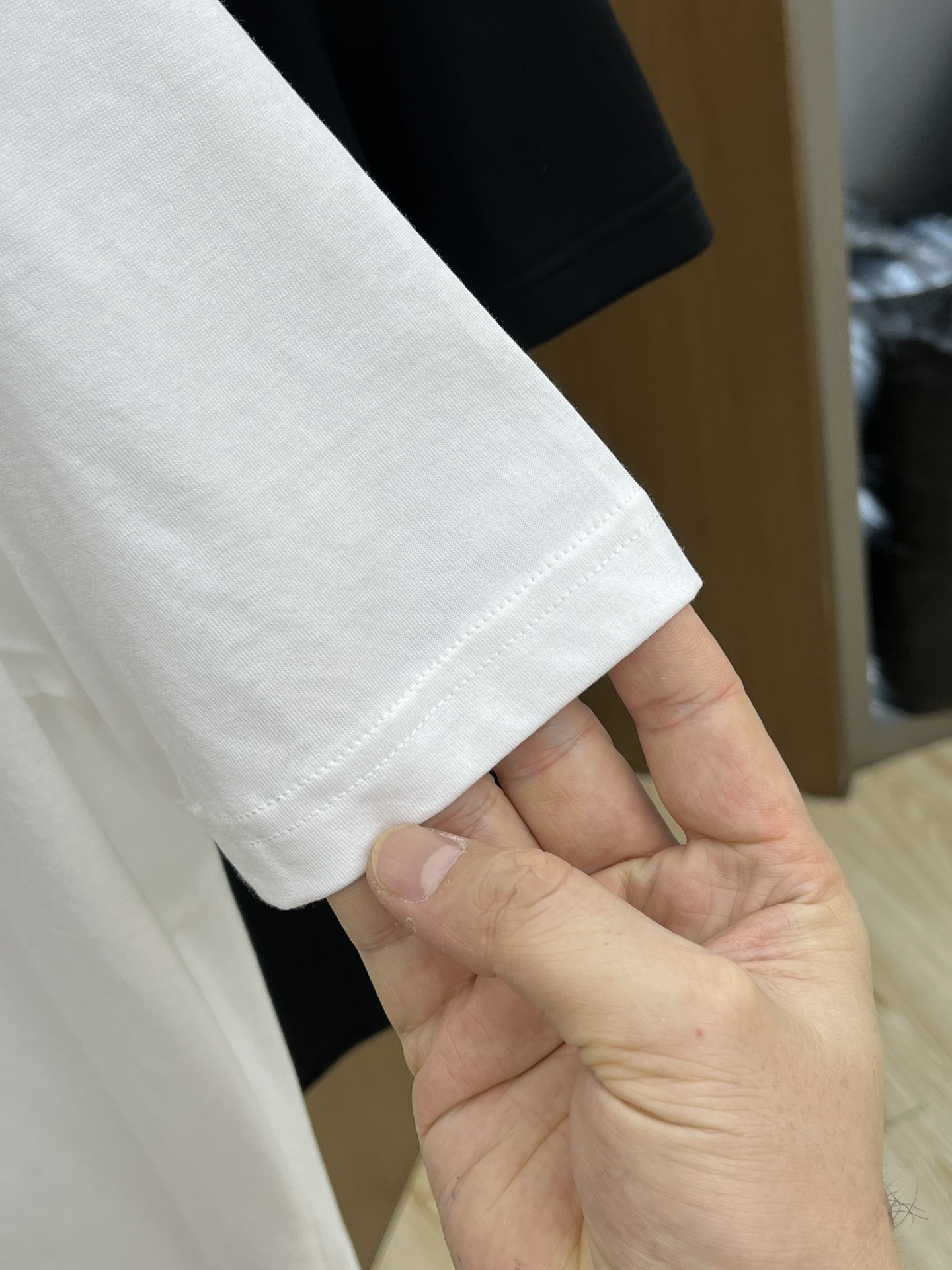 新品 CD 🔥SS官网新款标识细节棉质T恤衫。订织全棉面料质感好，面料舒适亲肤 超级舒适 a60值得推荐