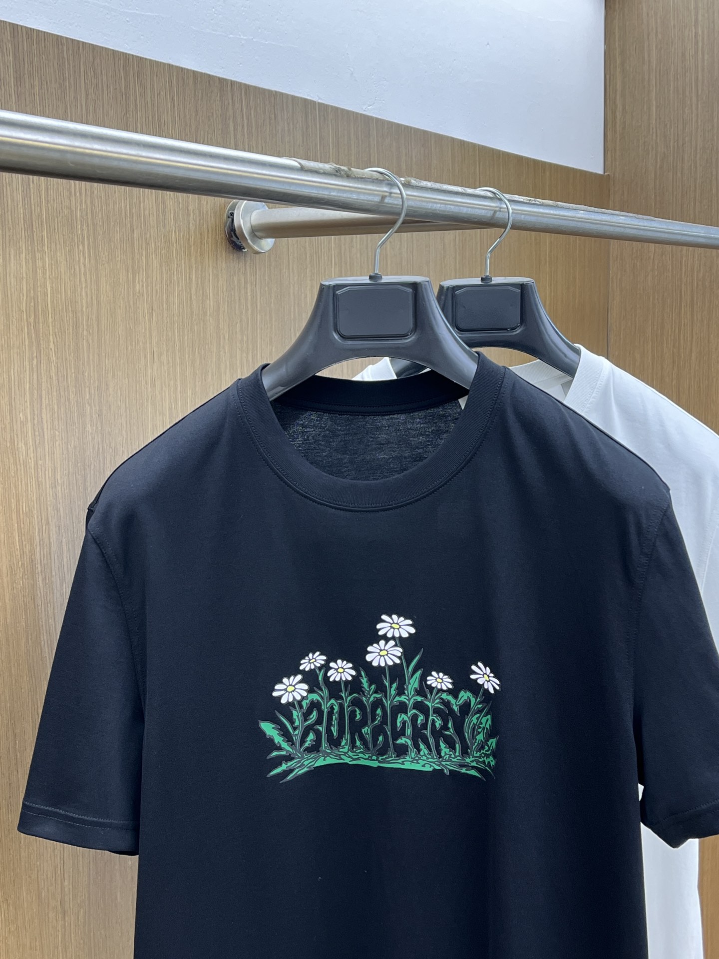 新品 BBR 🔥SS官网新款标识细节棉质T恤衫。订织全棉面料质感好，面料舒适亲肤 超级舒适 a60值得推