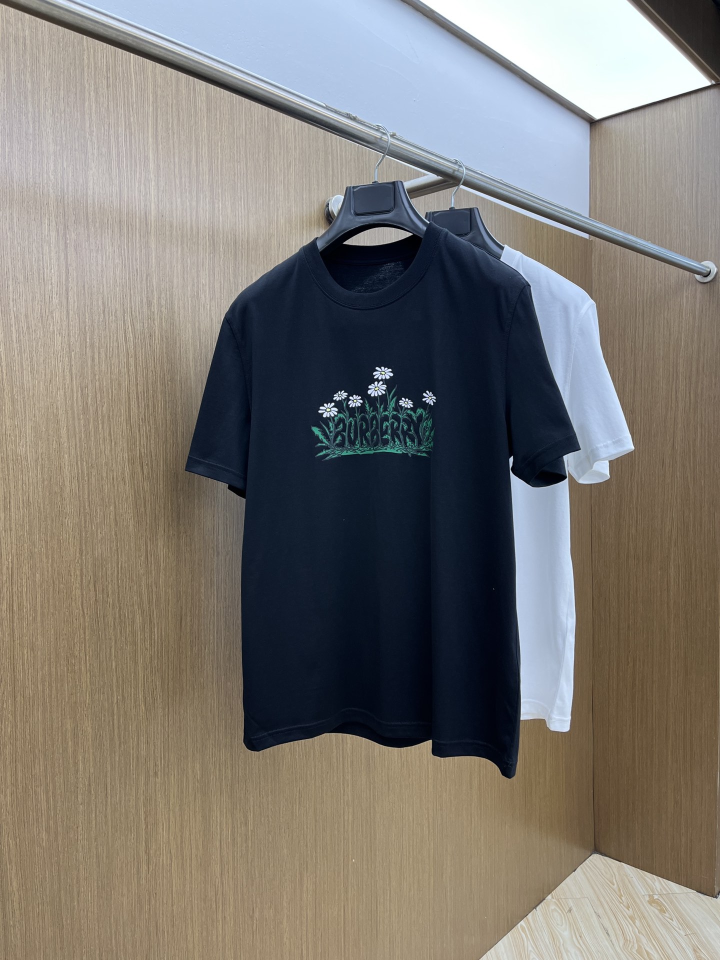 新品 BBR 🔥SS官网新款标识细节棉质T恤衫。订织全棉面料质感好，面料舒适亲肤 超级舒适 a60值得推