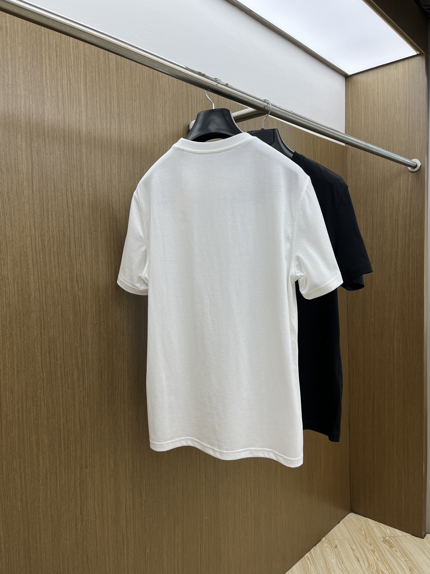 新品 BBR 🔥SS官网新款标识细节棉质T恤衫。订织全棉面料质感好，面料舒适亲肤 超级舒适 a60值得推