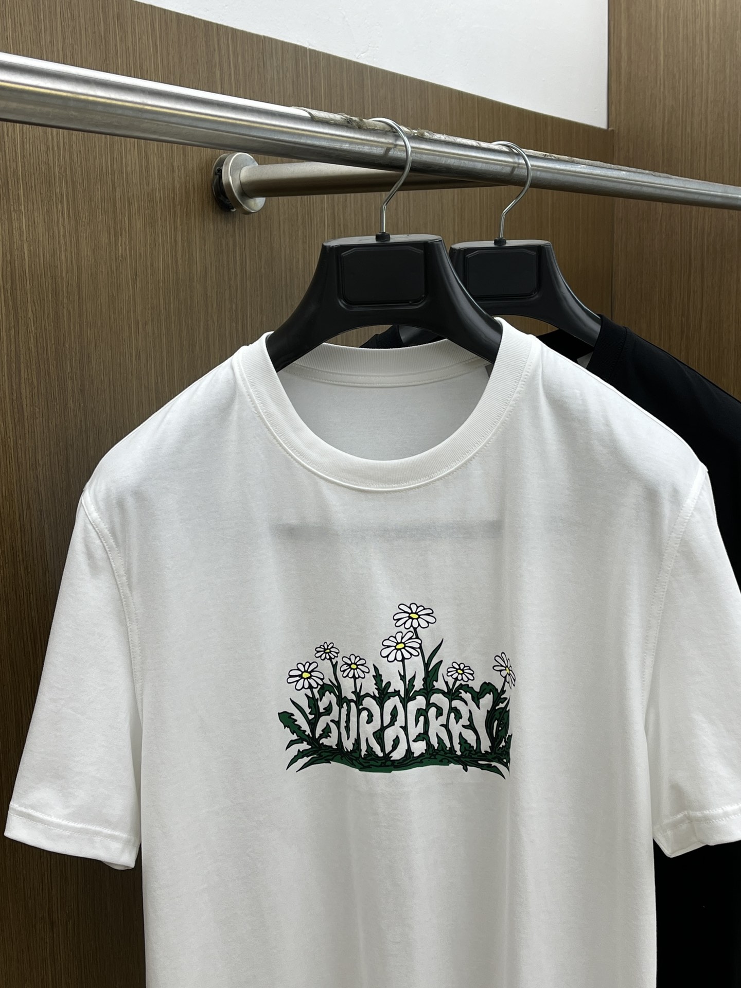 新品 BBR 🔥SS官网新款标识细节棉质T恤衫。订织全棉面料质感好，面料舒适亲肤 超级舒适 a60值得推