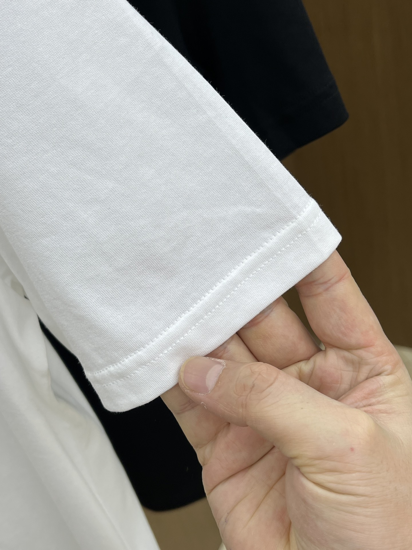 新品 Mon 🔥SS官网新款标识细节棉质T恤衫。订织全棉面料质感好，面料舒适亲肤 超级舒适 a60值得推