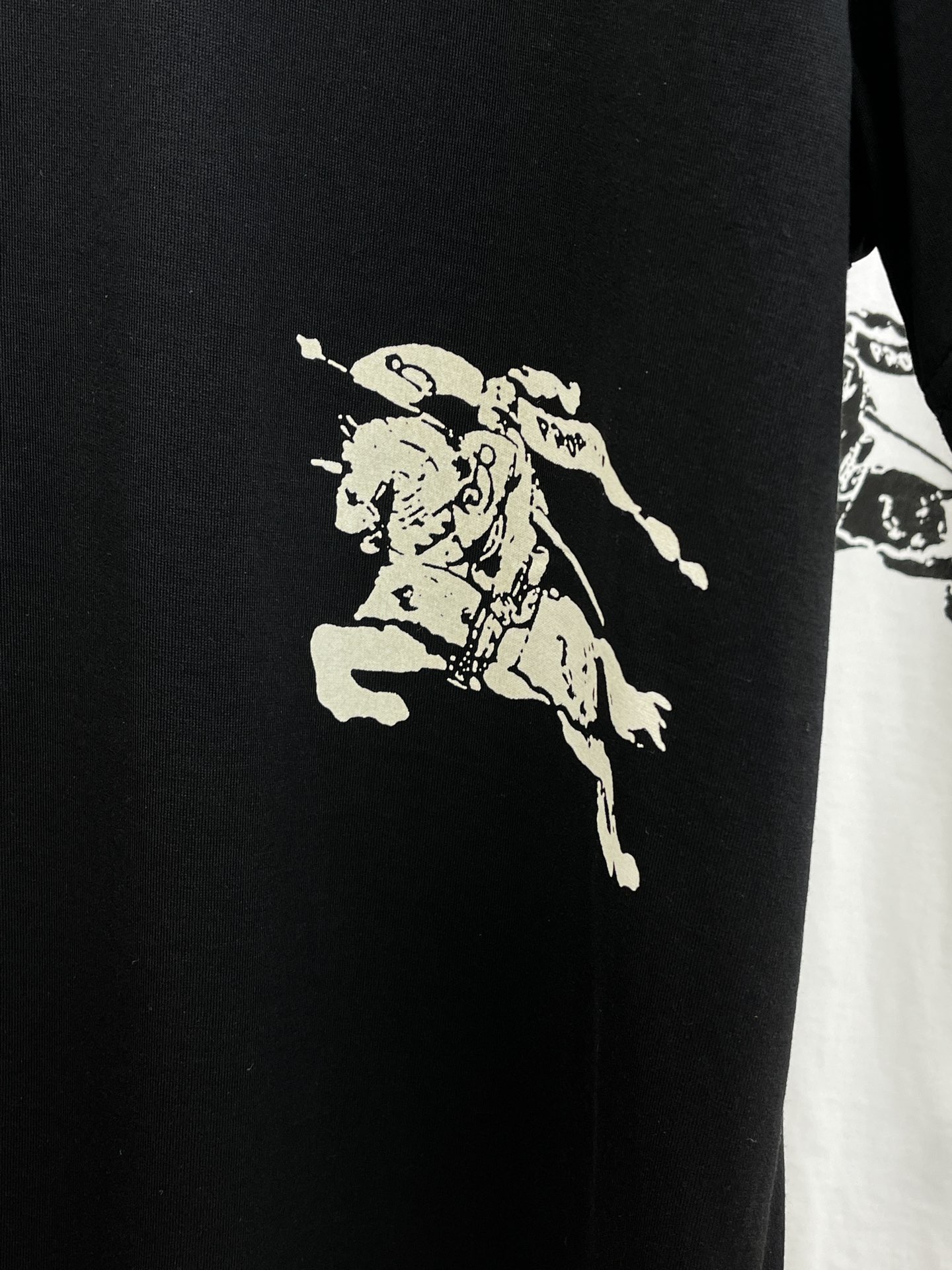 Burberry Cotton T-Shirt - New 2025SS Collection - Comfortable & Stylish 6 i1748287261 4712 3