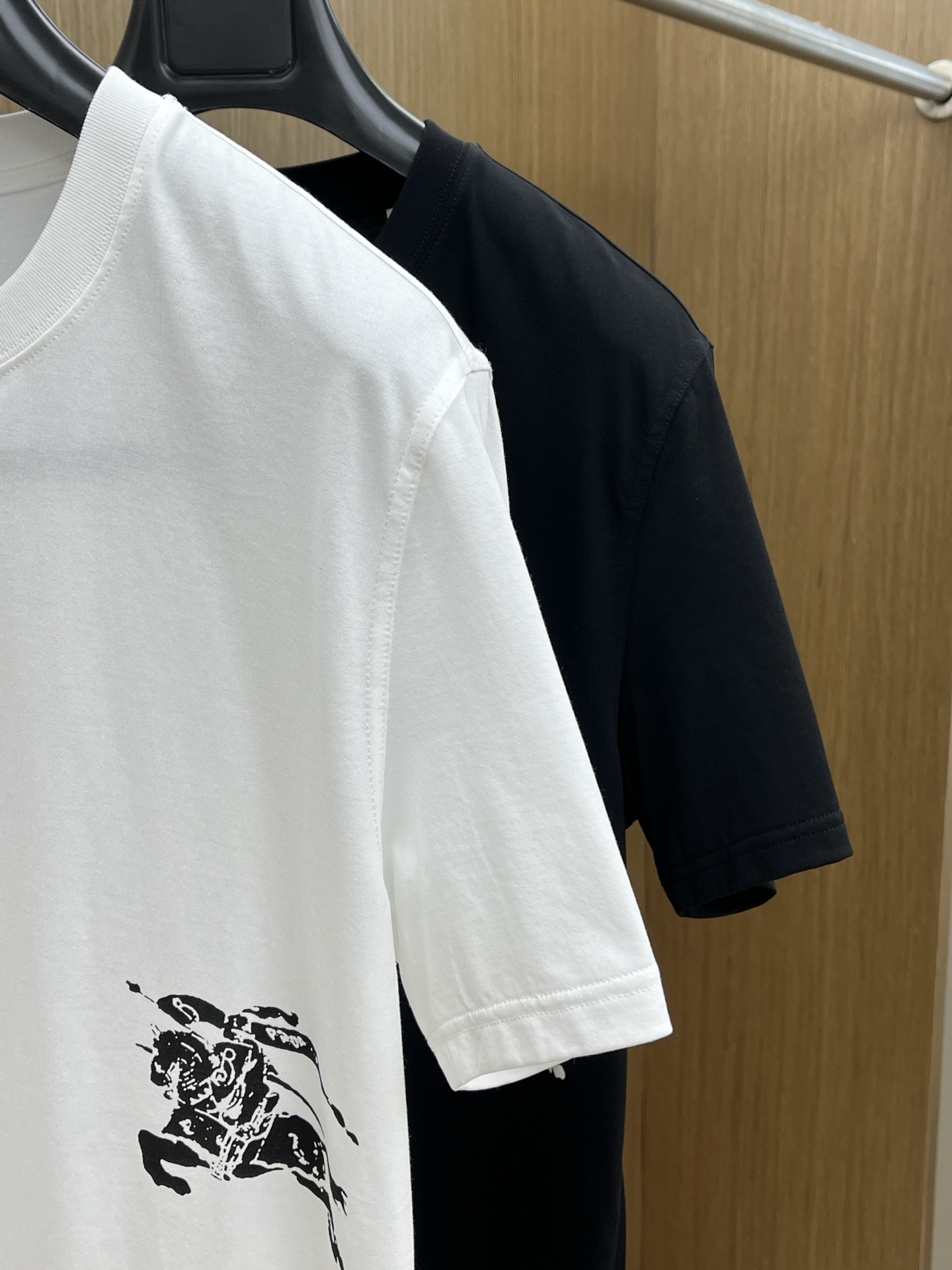 Burberry Cotton T-Shirt with Logo Detail | Soft & Comfortable | P221016 4 i1748287277 6387 3