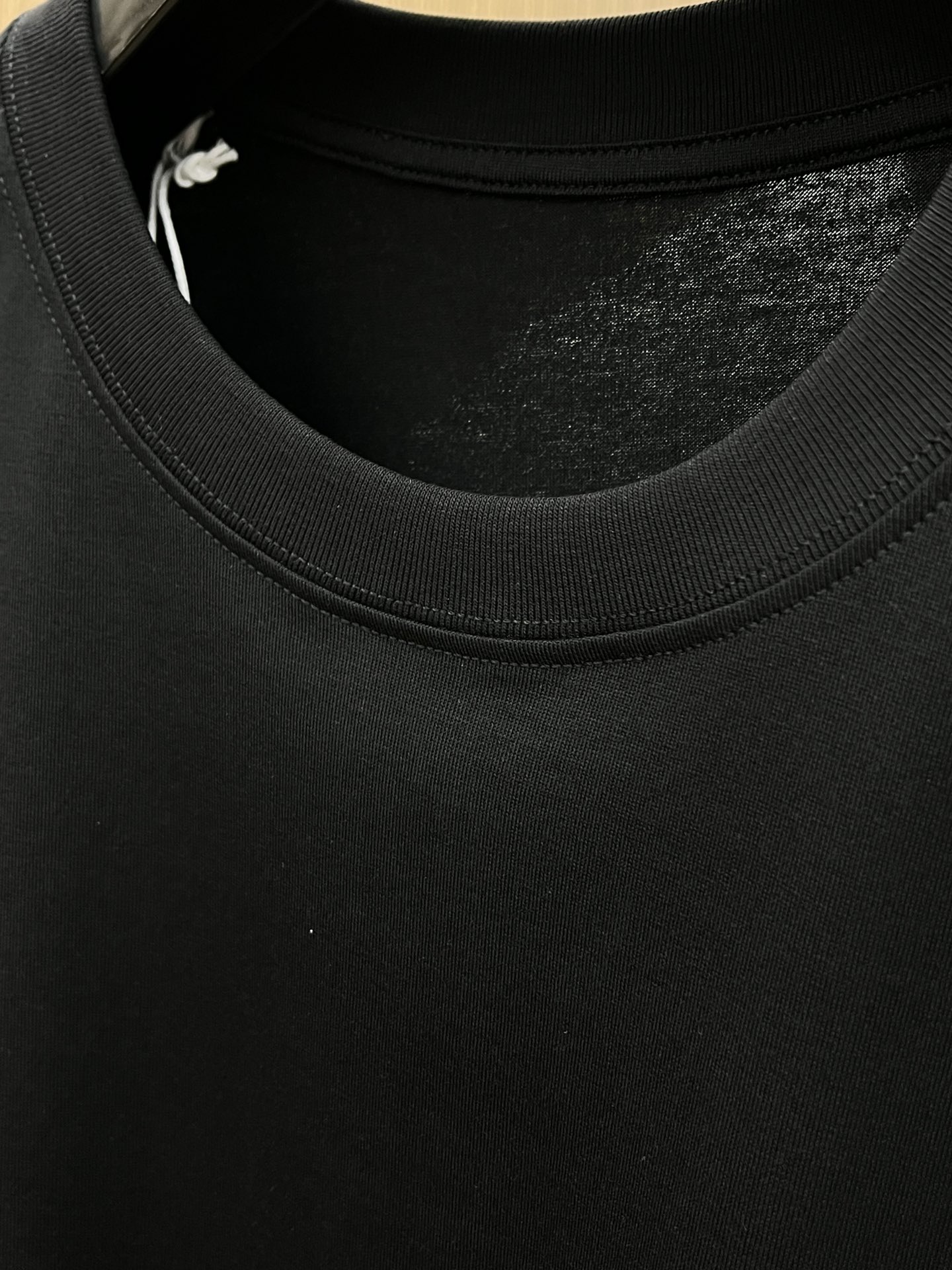 新品 CD 🔥SS官网新款标识细节棉质T恤衫。订织全棉面料质感好，面料舒适亲肤 超级舒适 a60值得推荐