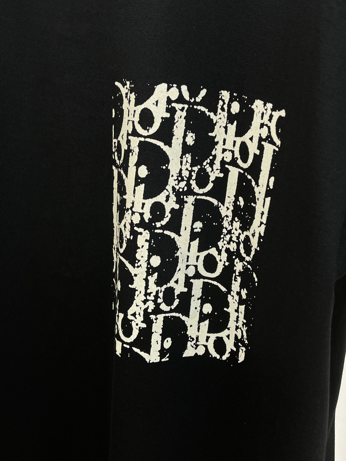 新品 CD 🔥SS官网新款标识细节棉质T恤衫。订织全棉面料质感好，面料舒适亲肤 超级舒适 a60值得推荐