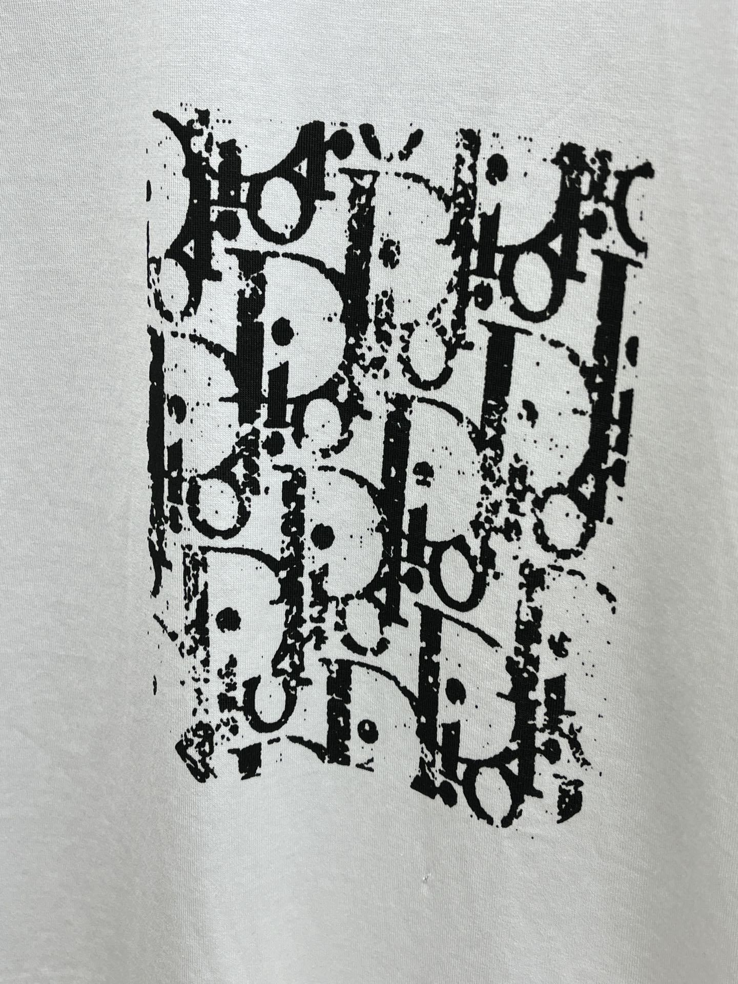 新品 CD 🔥SS官网新款标识细节棉质T恤衫。订织全棉面料质感好，面料舒适亲肤 超级舒适 a60值得推荐