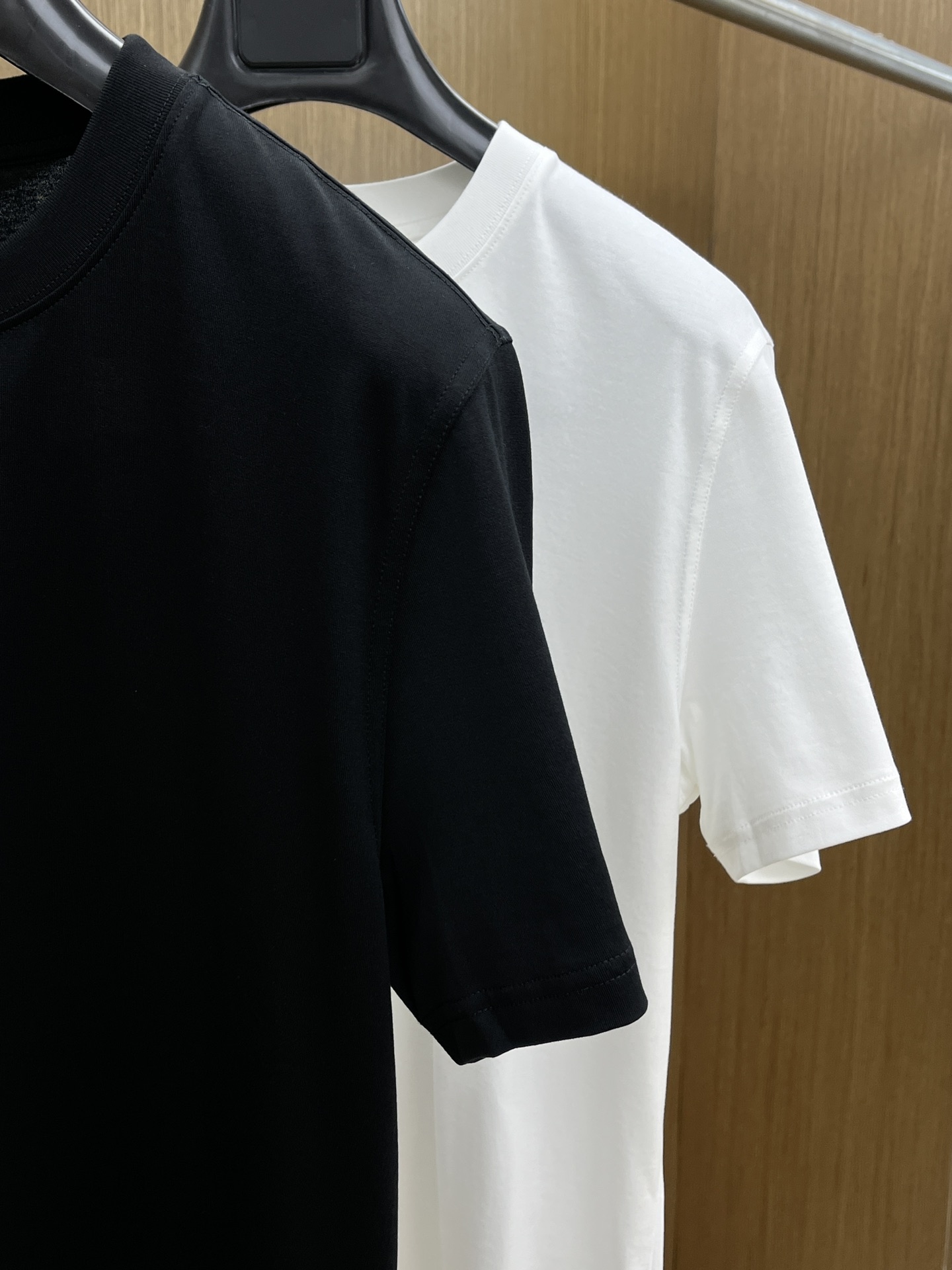 Burberry Cotton T-Shirt - Modern Fit, Comfortable & Stylish 4 i1748287330 873 1