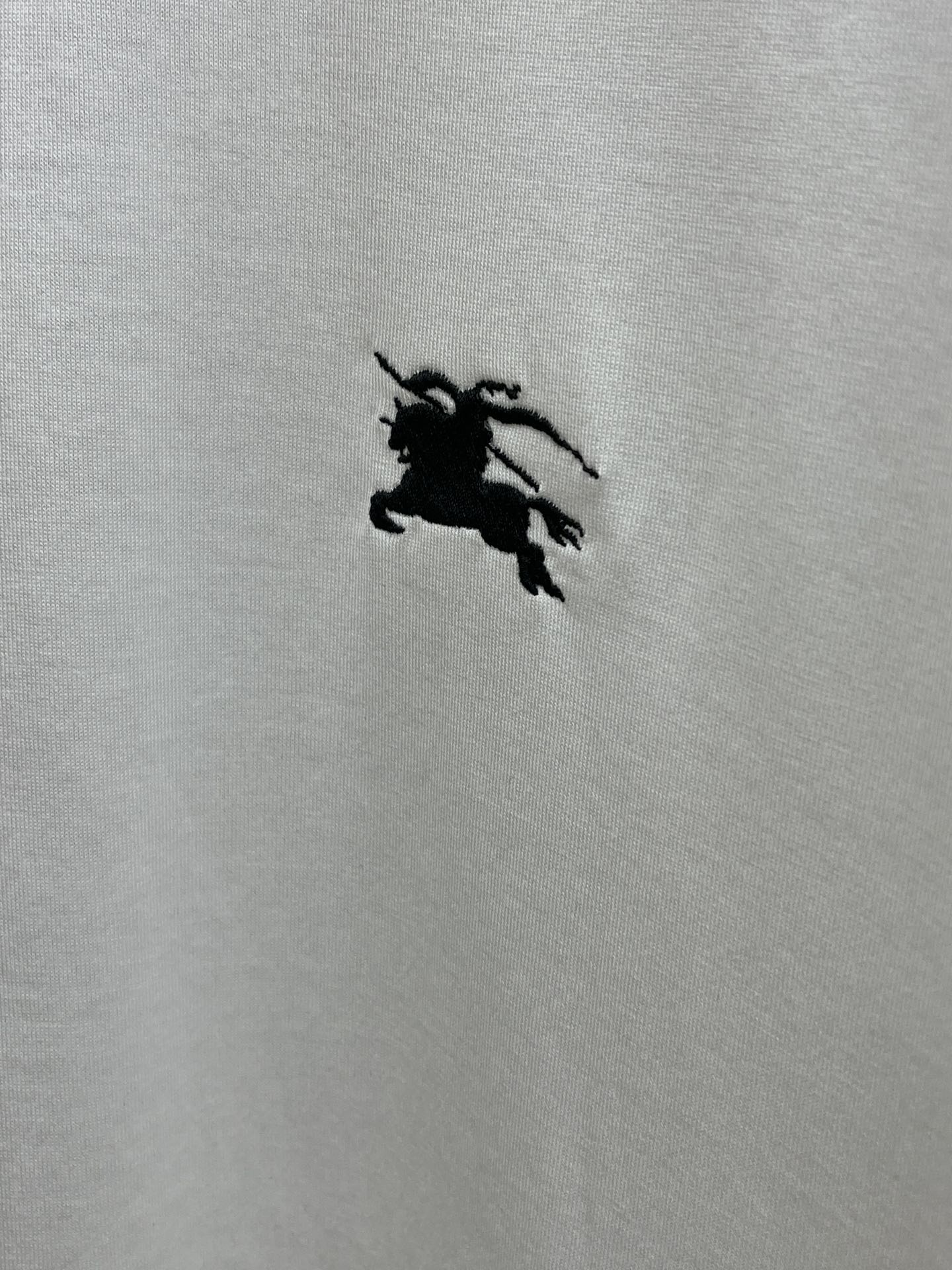 Burberry Cotton T-Shirt with Logo Detail | Soft & Comfortable 6 i1748287385 1414 7