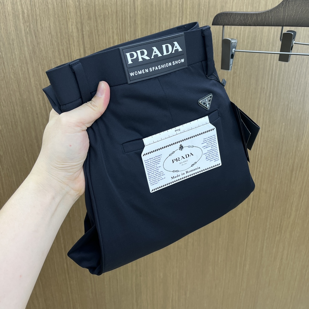 NO:481421,New PD 1955ss Spring and Summer New Products, available on the official website simultaneously, men's high-end business casual trousers, high-end imported fabric, with elasticity, silicone letter pressing on the back, five combinations, namely classic and fashionable, combined tailor, unrestrained upper body effect, comfortable and breathable fax number 30-4037,,alexander wang19860909新款 PD 1955ss春夏新品,官网同步有售,男士高端商务休闲西裤,高端进口面料,带弹力,后面采用硅胶字母压胶,五搭配,即经典又时尚,合体裁缝,上身效果无约束感 ,舒适透气fax 码数30-4037,,alexander wang,Men's clothing