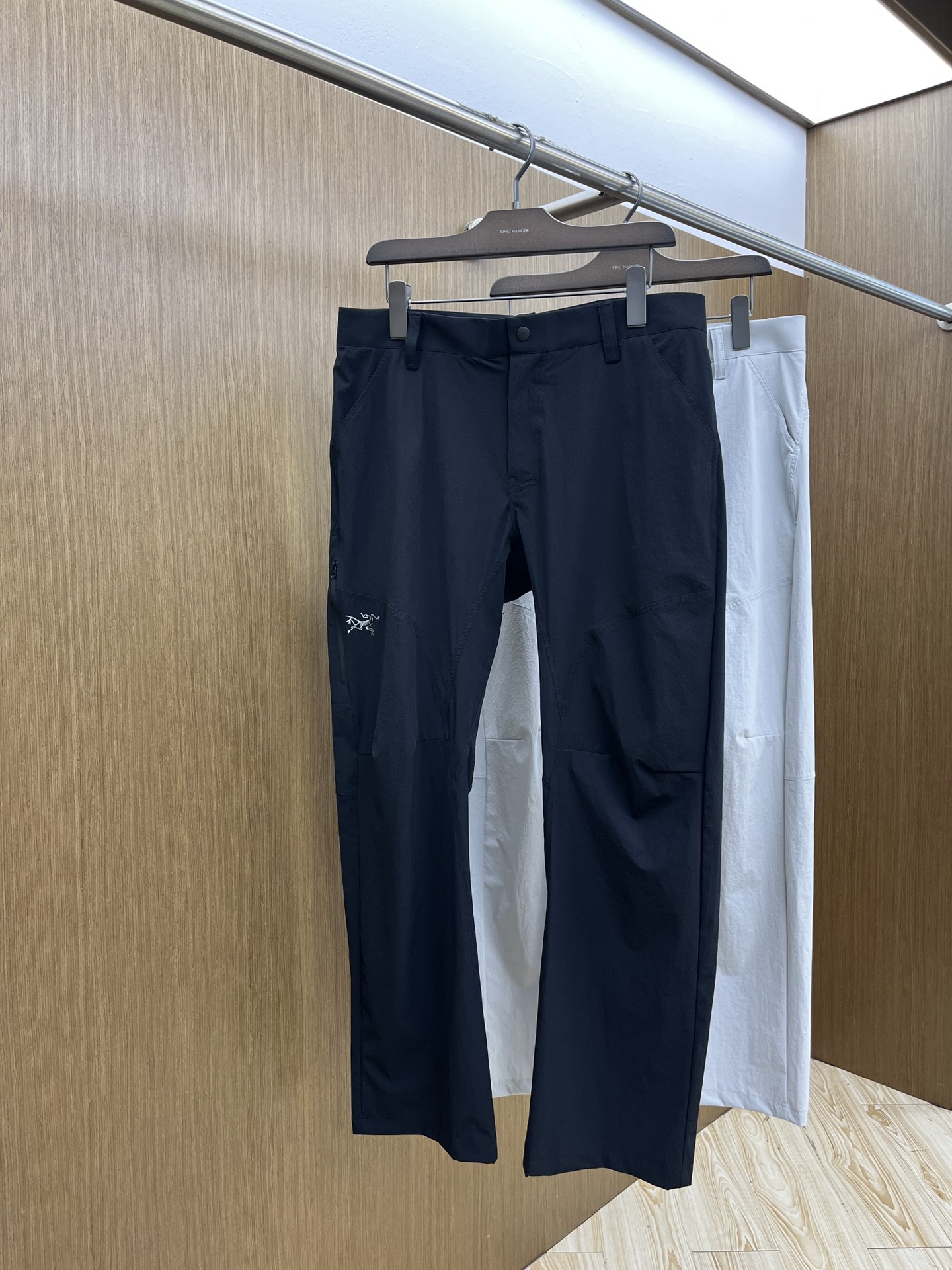NO:449602,Arc SS spring and summer new casual pants brand classic series, casual and sports are available, quick-drying fabric, excellent comfort, breathable and comfortable. 608 highly recognizable fxz custom imported fabric, fresh color, fine workmanship. Code number M-3XL,,alexander wang19860909Arc SS春夏新款休闲裤 品牌经典系列 休闲运动皆可 速干面料 舒适度极好,透气舒适.608辨识度极高 fxz定制进口面料 色泽清新 做工精细. 码数M-3XL,,alexander wang,Men's clothing